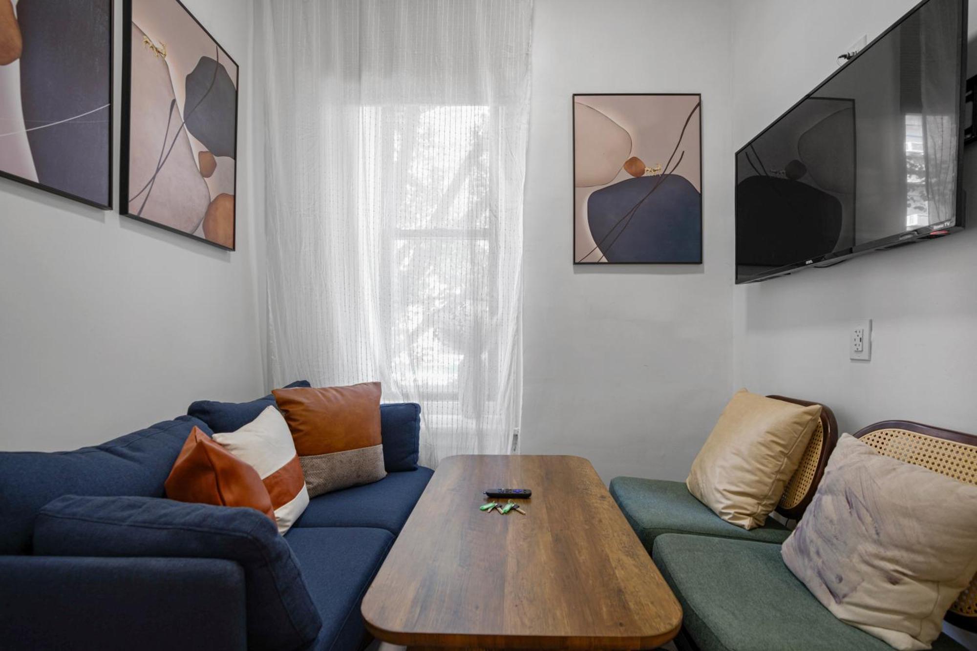 Upscale 2Br Home *