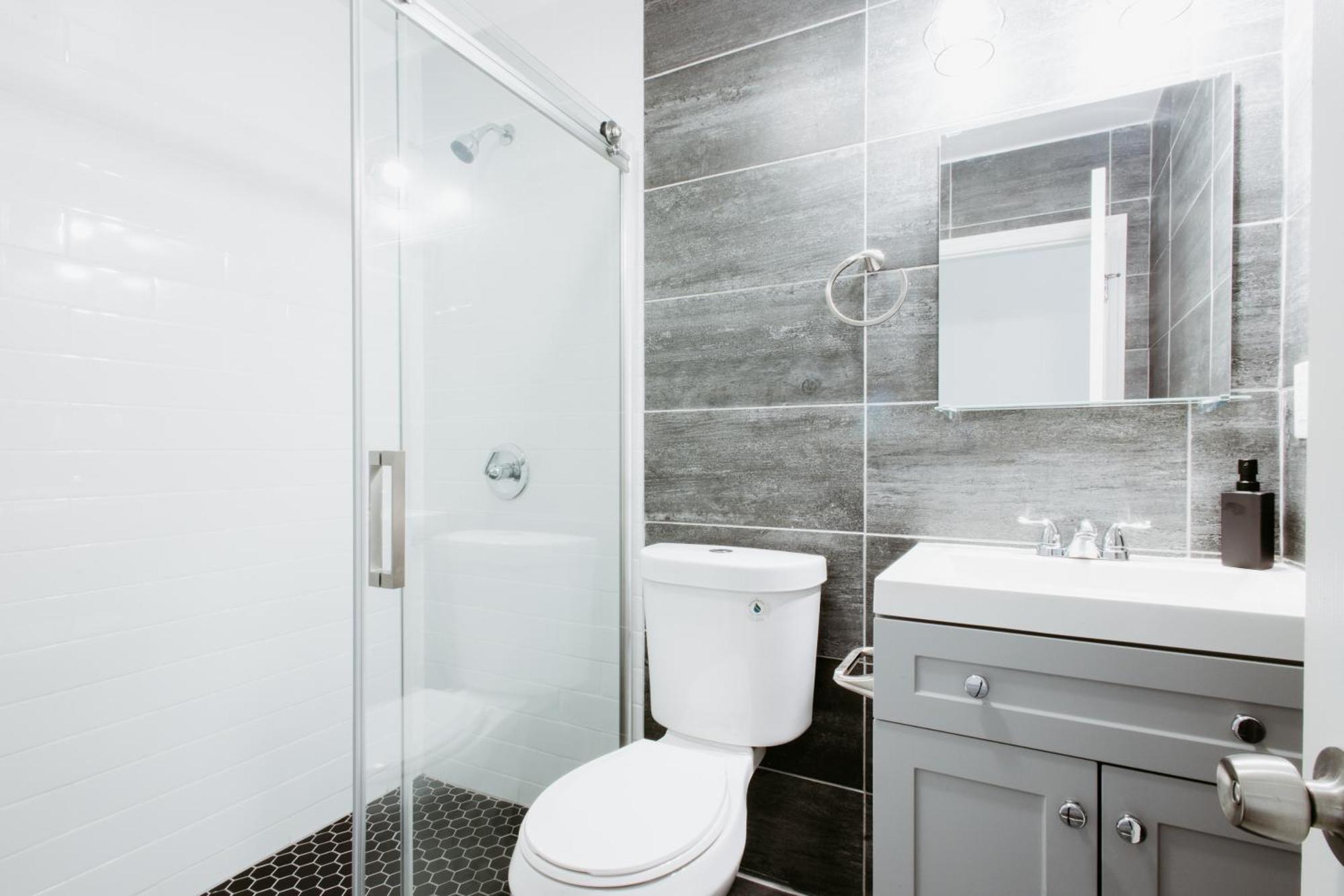 2br 2ba Steps From Park, Great Location! Appartement