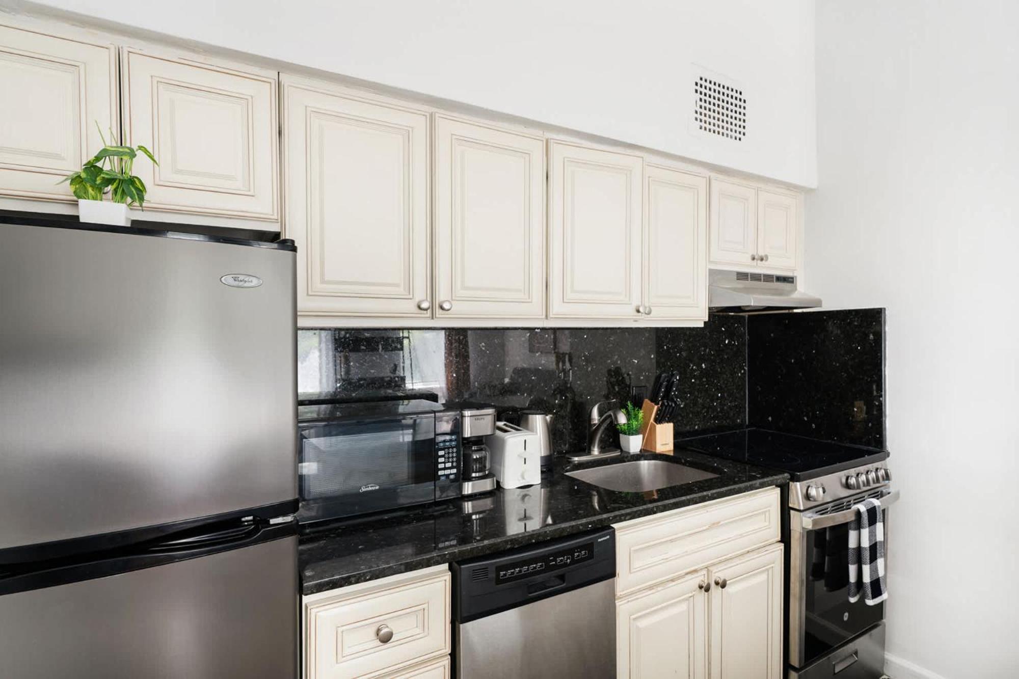 26-2b Gramercy Large 1br Wd In Unit Courtyard