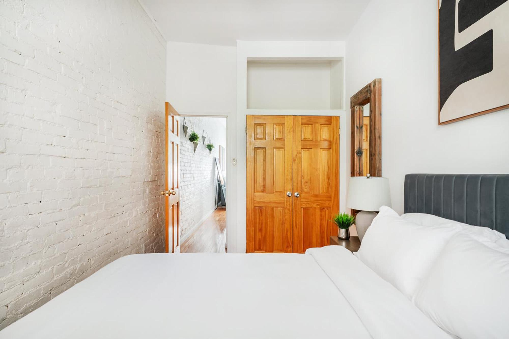 Apartment 26-2b Gramercy Large 1br Wd In Unit Courtyard *