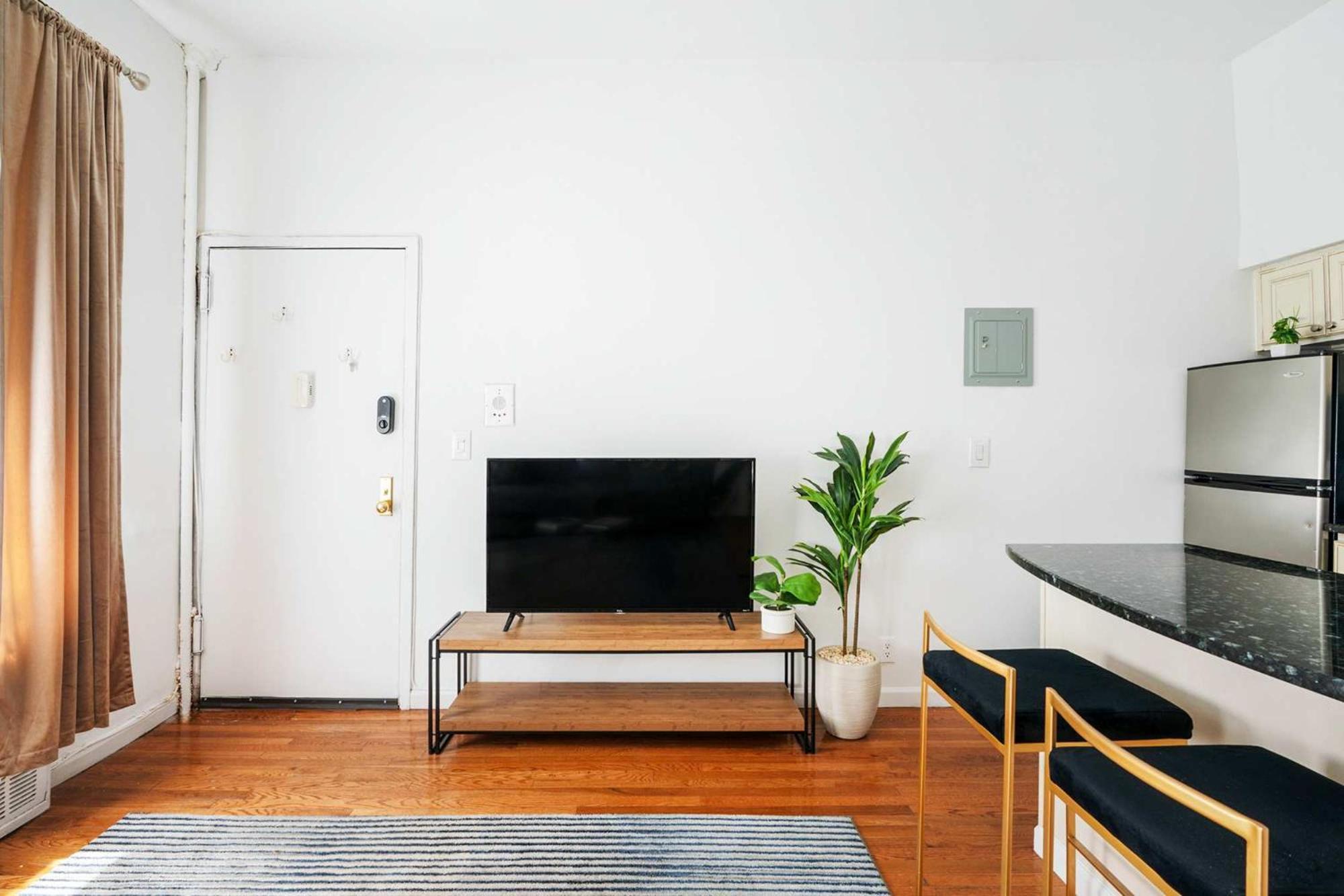 26-2b Gramercy Large 1br Wd In Unit Courtyard