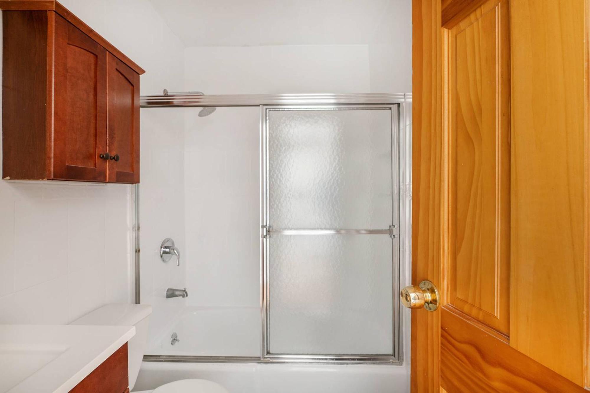 26-2b Gramercy Large 1br Wd In Unit Courtyard Apartment