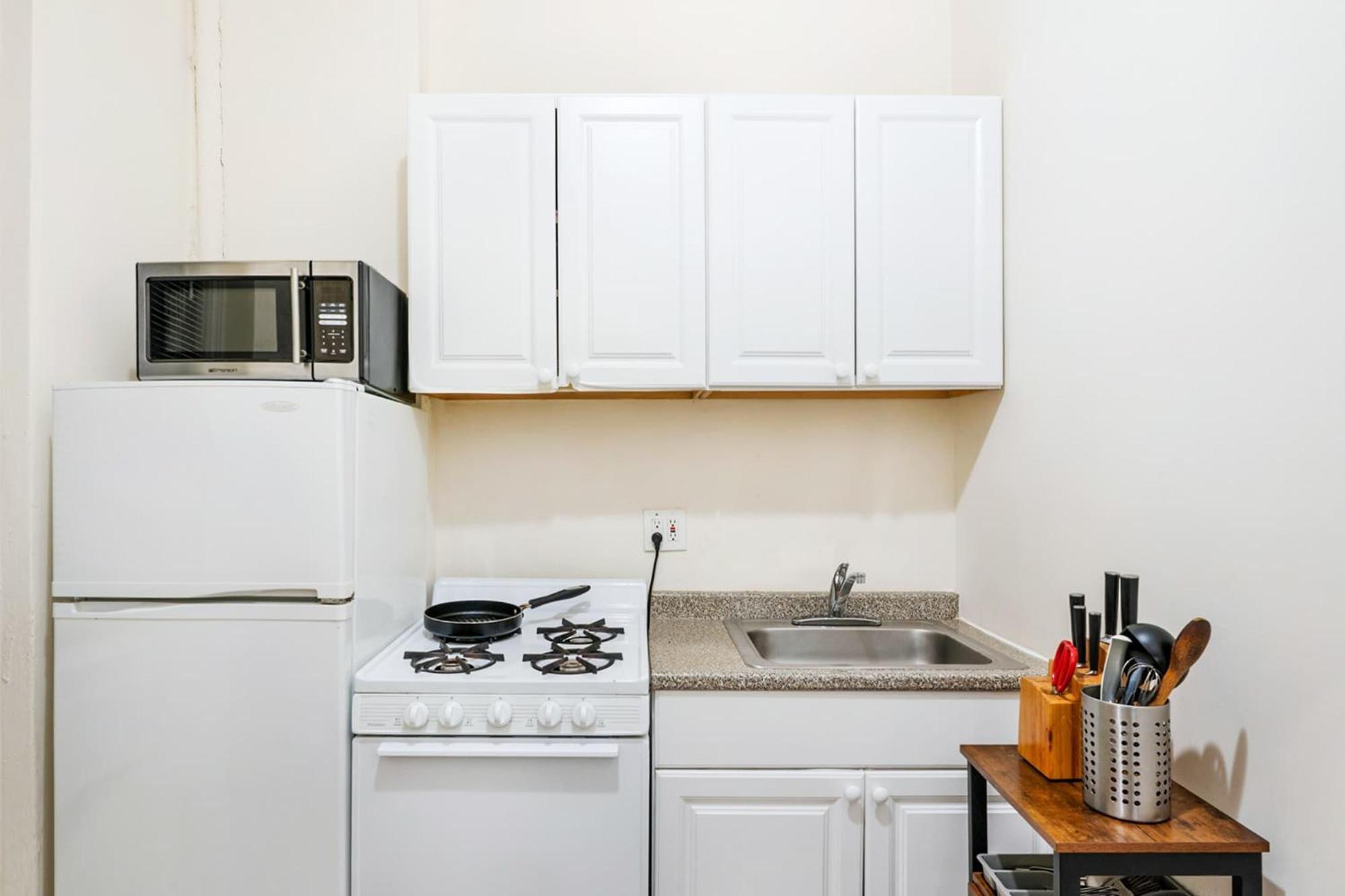 Apartment 211-3 Prime Union Square Large 1br Great Value New York