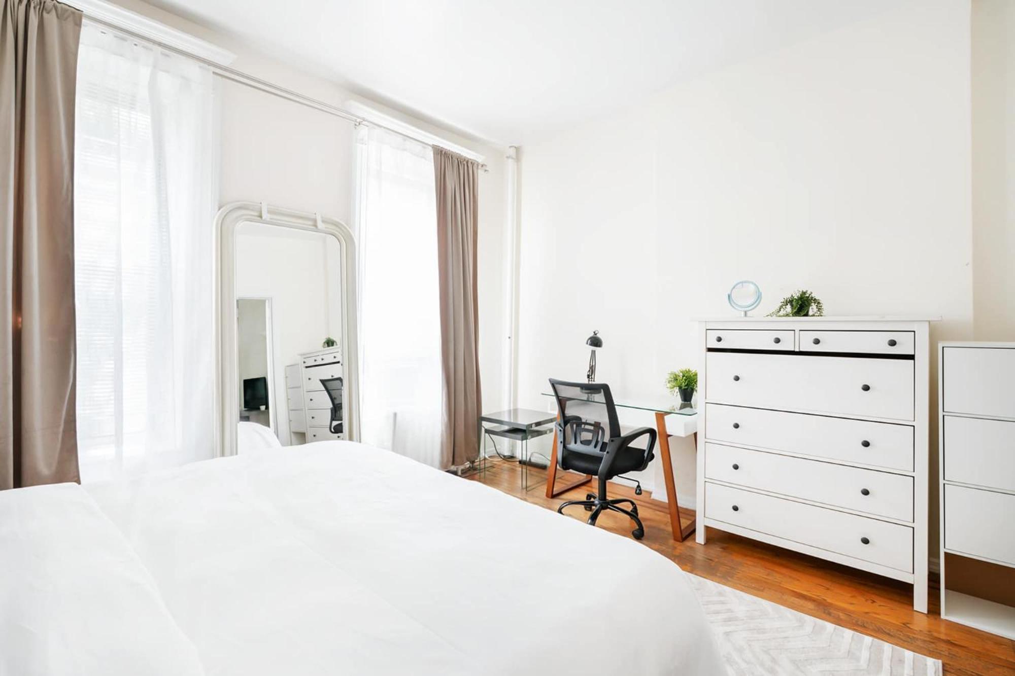 211-3 Prime Union Square Large 1br Great Value *