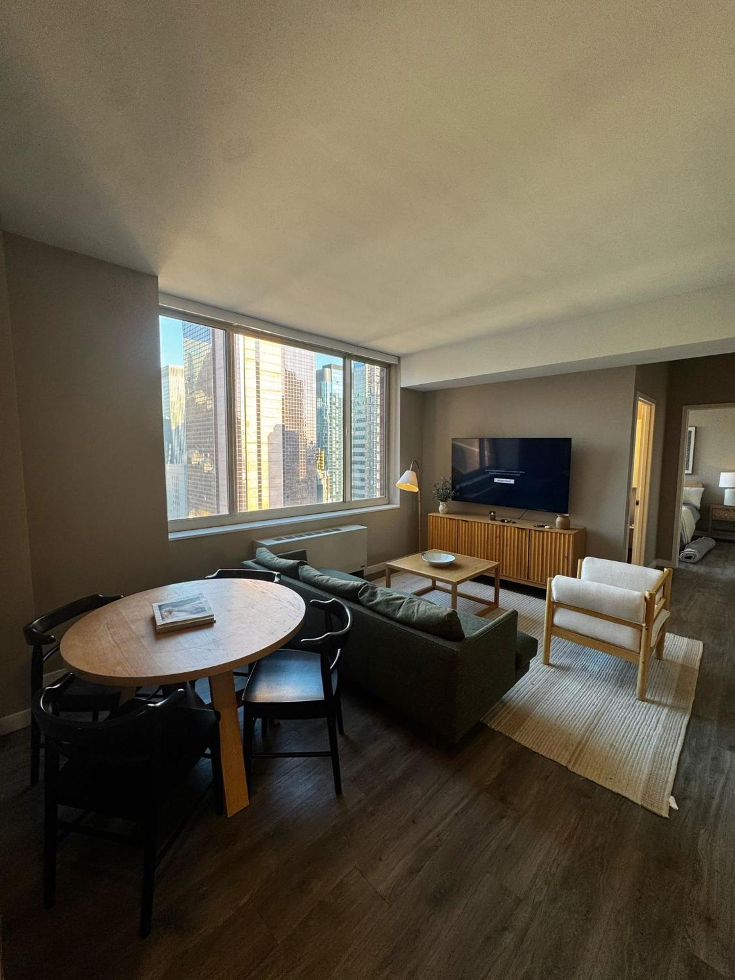 Chic Nyc Steps From Times Square With 2 Bedroom Apartment New York