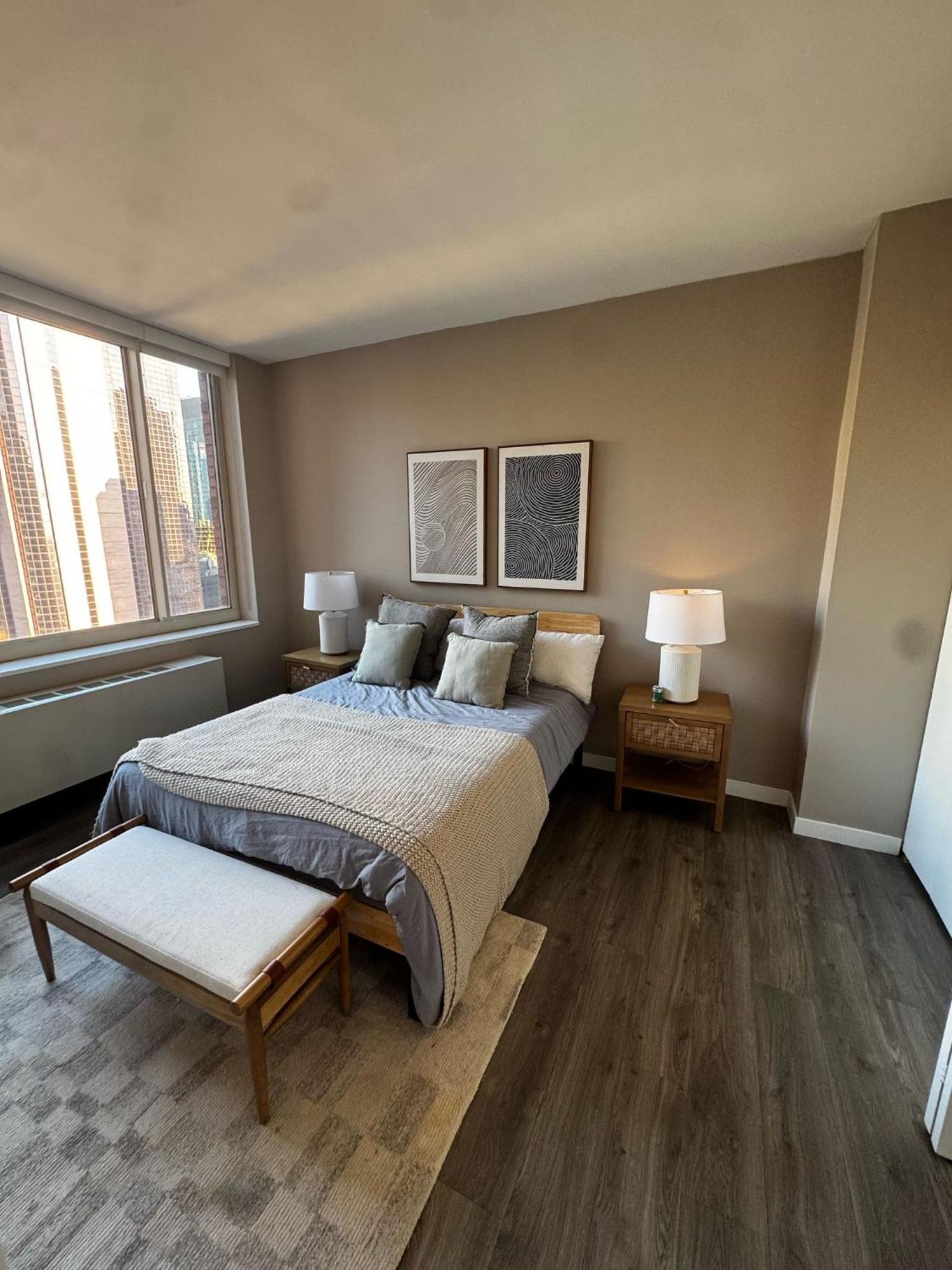 Chic Nyc Steps From Times Square With 2 Bedroom Apartment New York