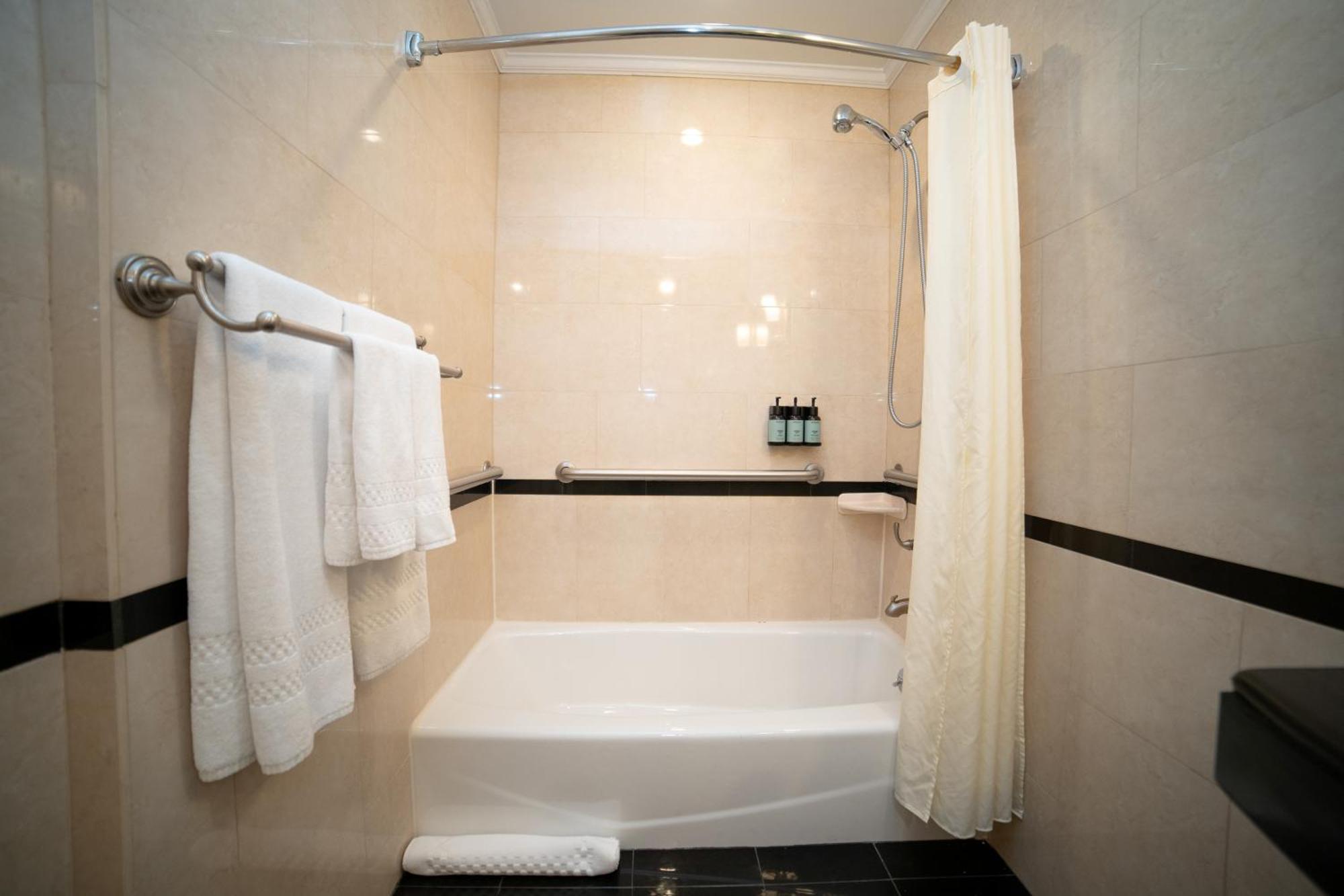 Hotel Stanford Nyc 3*