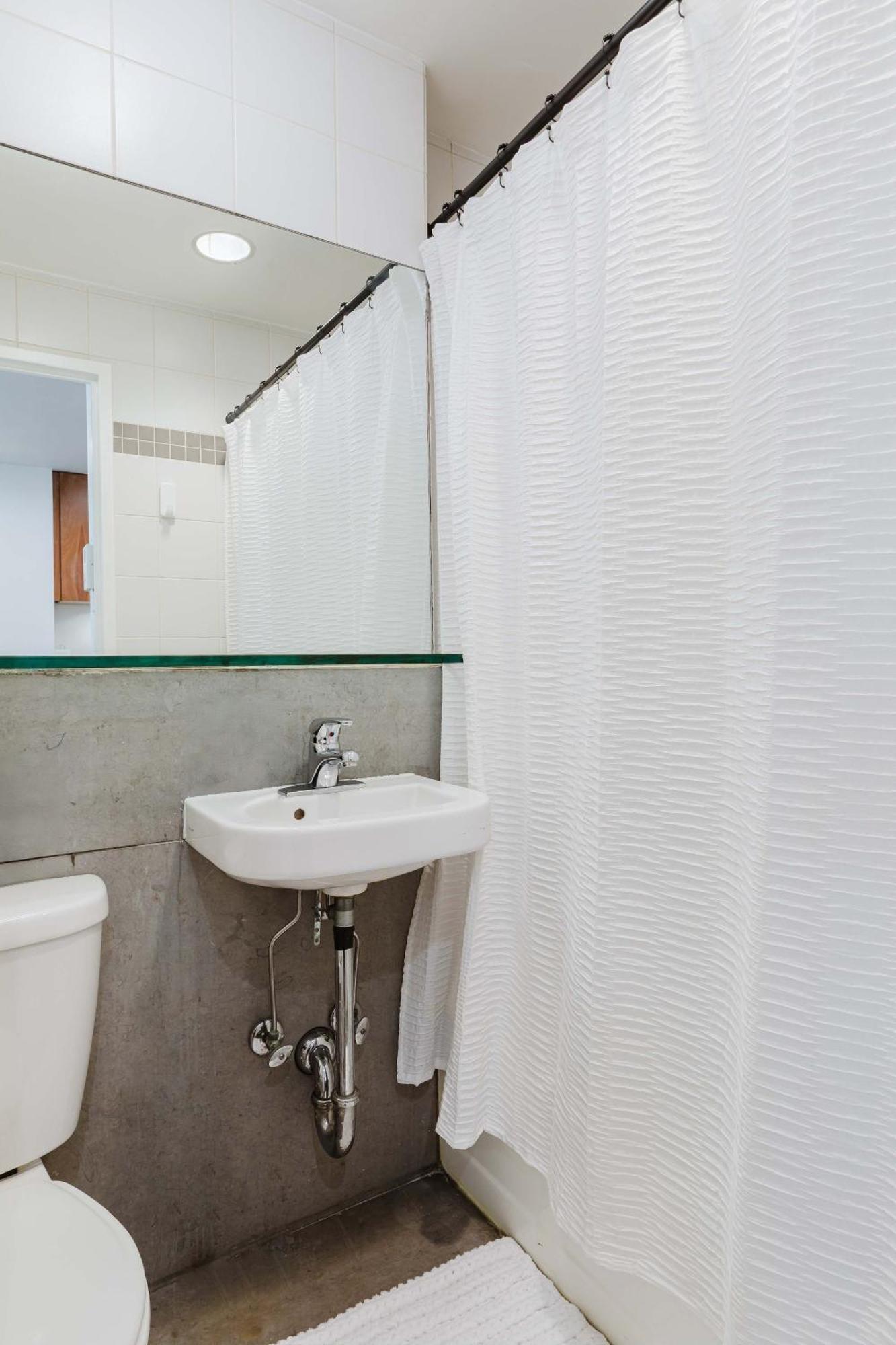 Designer In Diplomat District