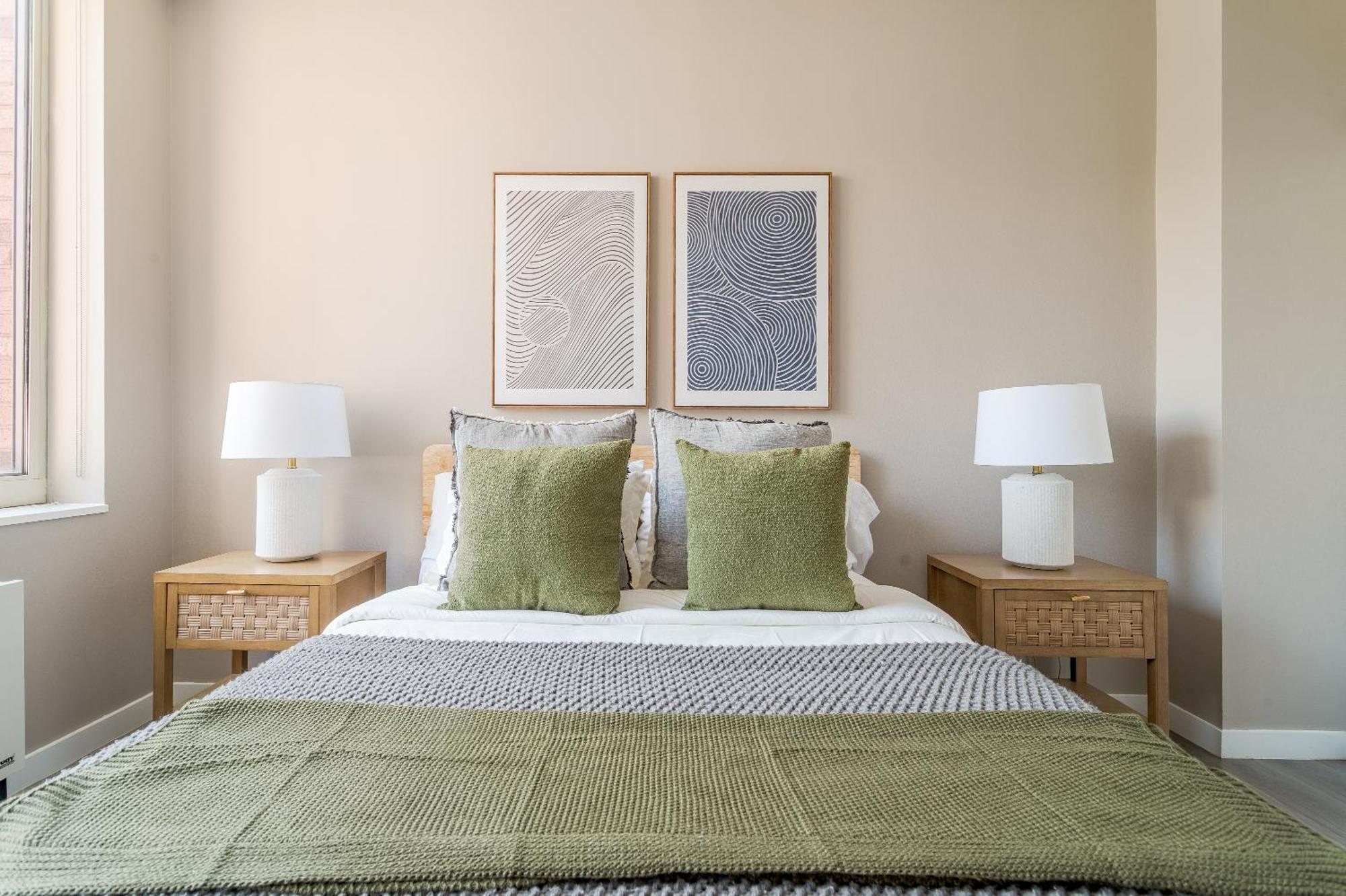 Chic Nyc Steps From Times Square With 2 Bedroom Apartment