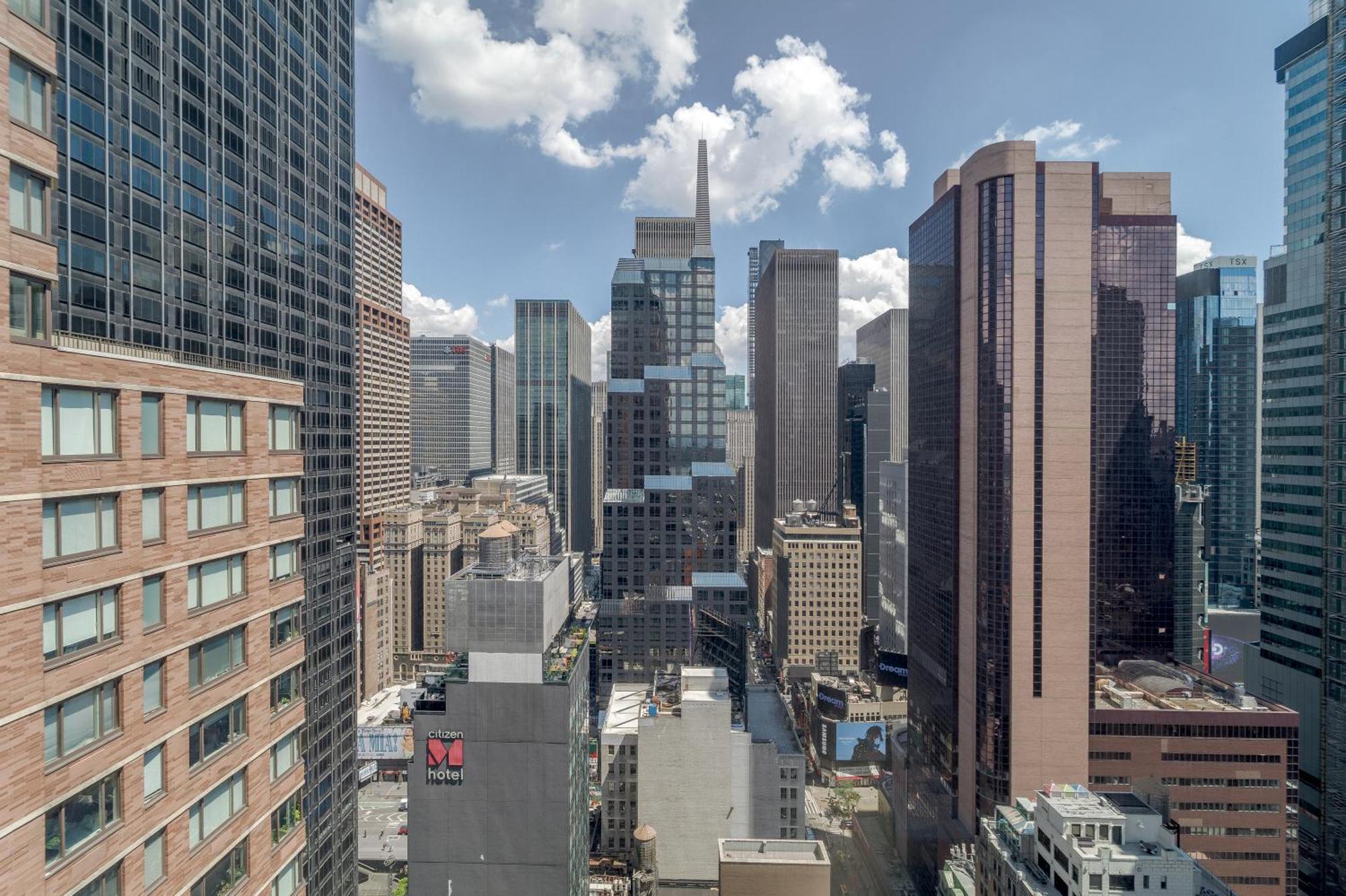 Chic Nyc Steps From Times Square With 2 Bedroom Apartment