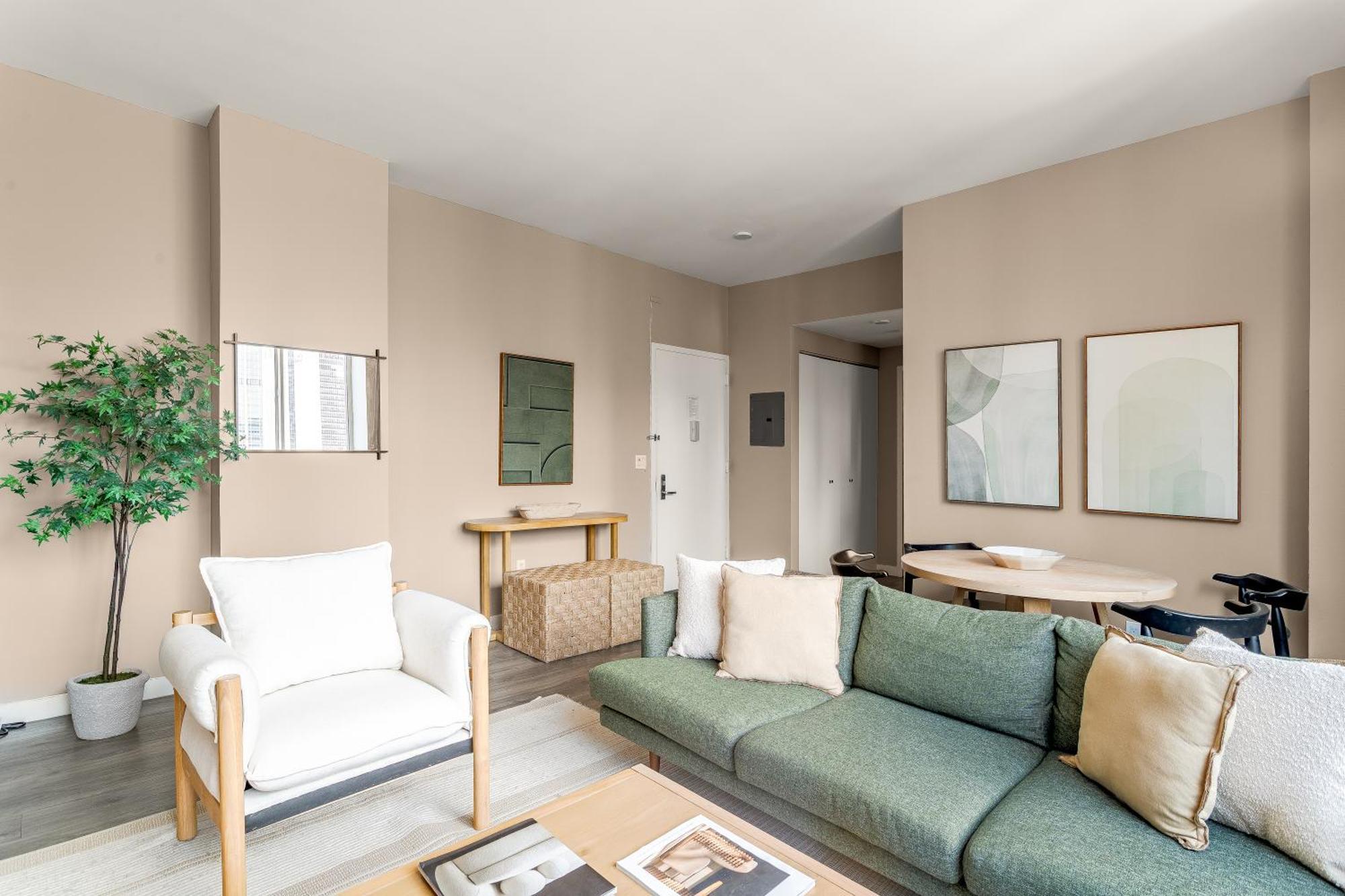 Chic Nyc Steps From Times Square With 2 Bedroom