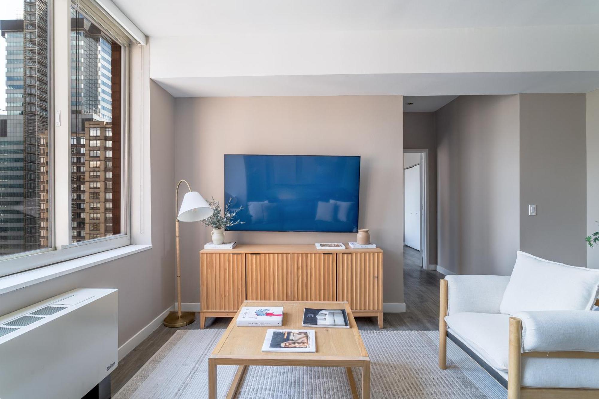 Apartment Chic Nyc Steps From Times Square With 2 Bedroom *