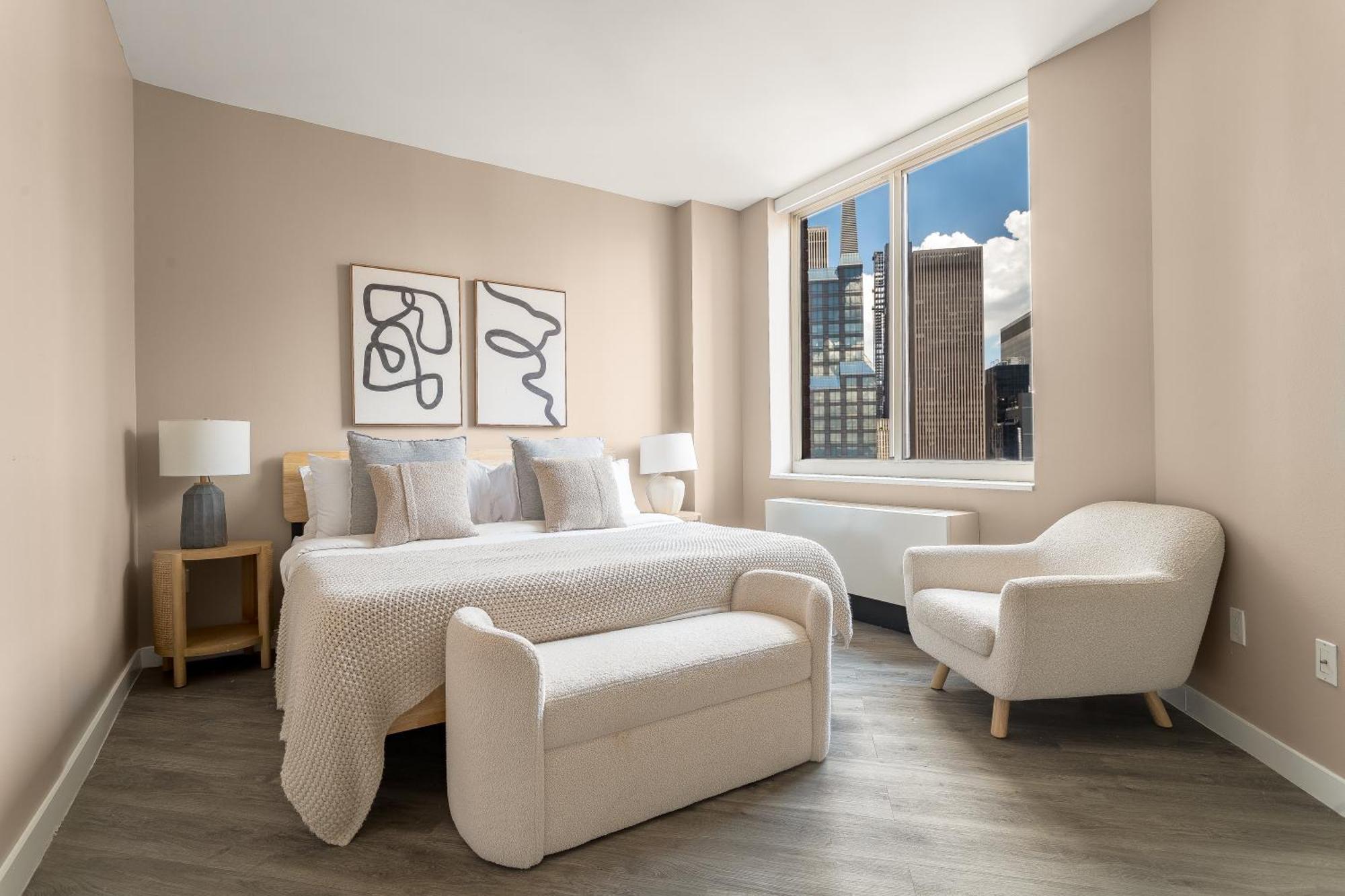 Chic Nyc Steps From Times Square With 2 Bedroom Apartment
