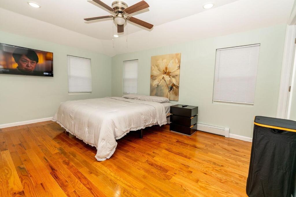 A Cozy Serene 3 Bdr, 2 Full Baths Near Jfk & Laguardia Airport *