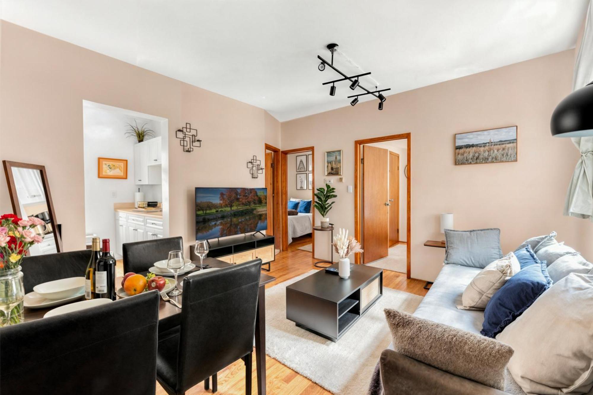 Stylish 2 Bedroom In Chelsea Apartment