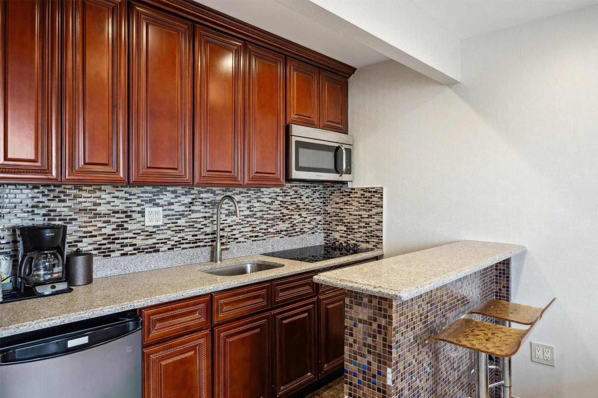 Hotel Ramada By Wyndham Flushing Queens 3*