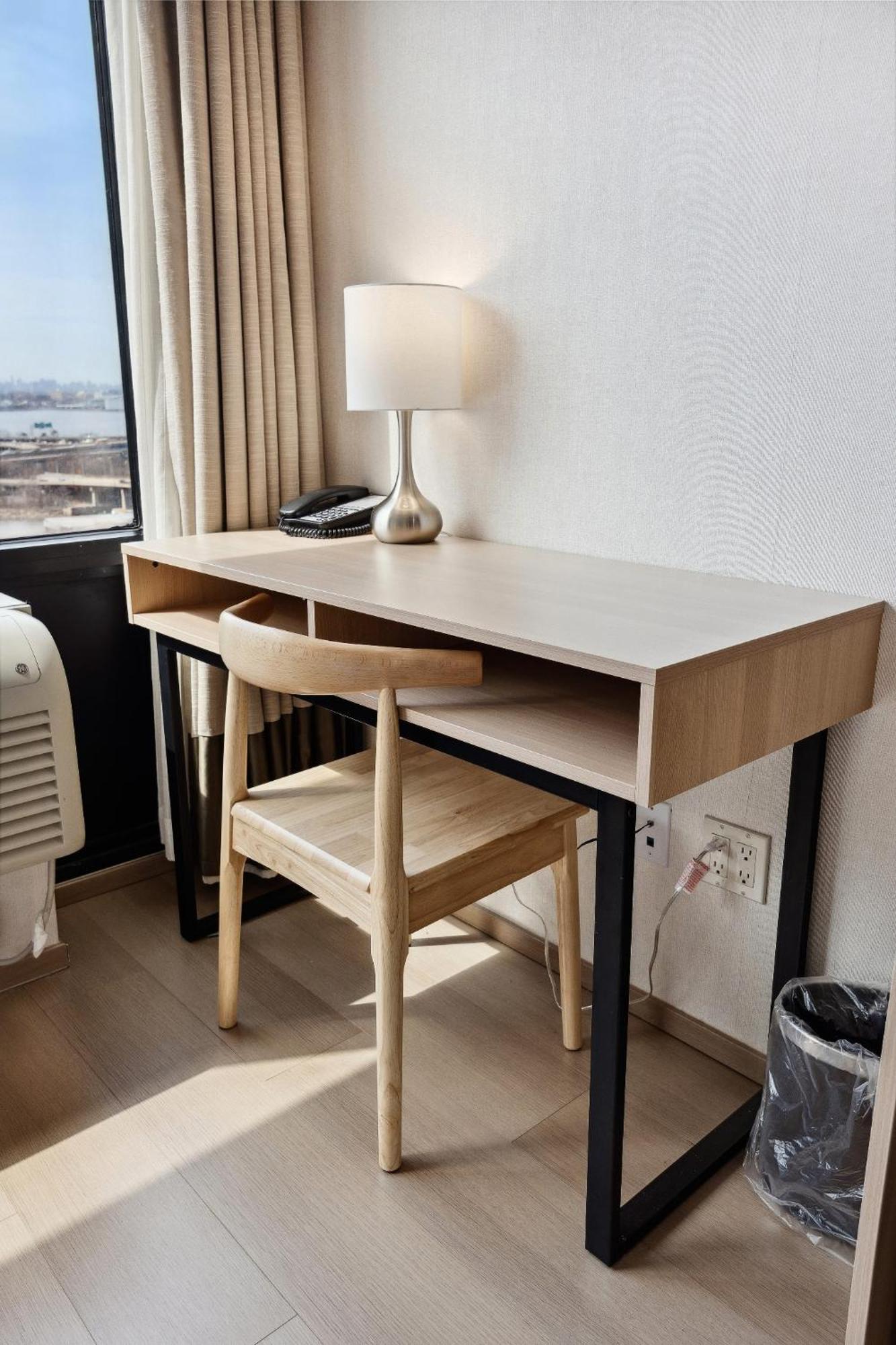 Ramada By Wyndham Flushing Queens 3*