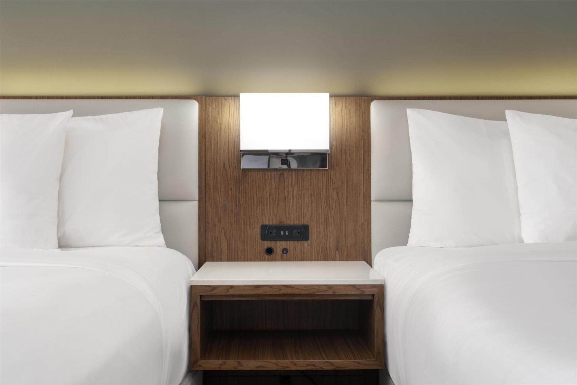 Western Premier Empire State 3*