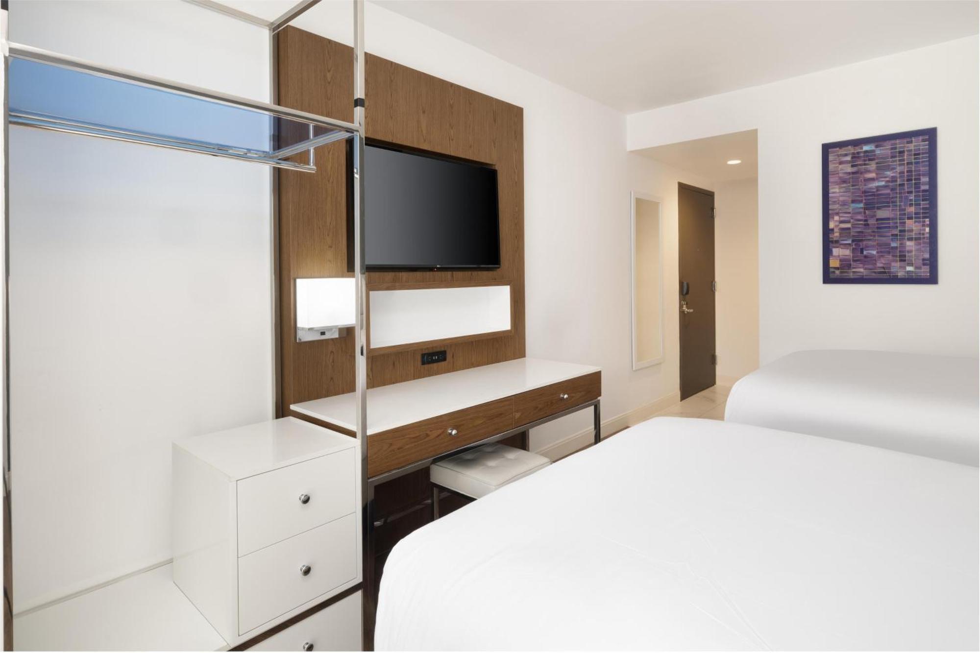 Hotel Western Premier Empire State 3*