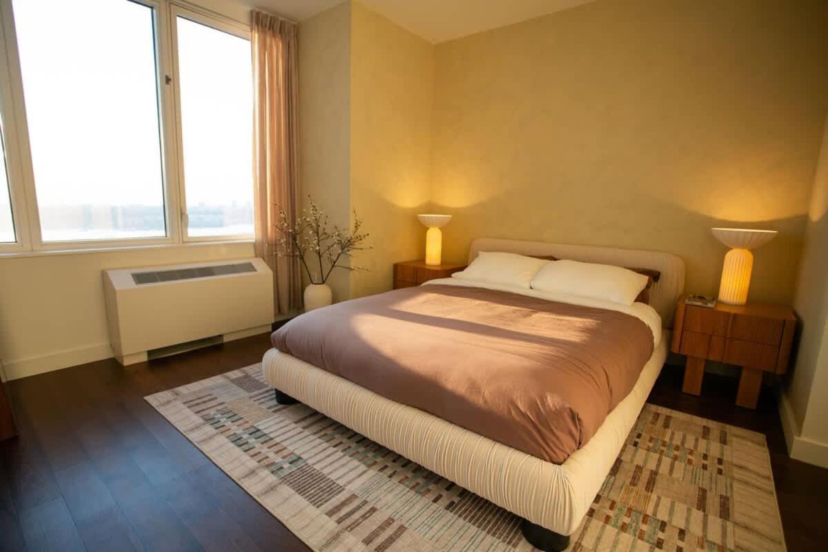 Modern Designer Stunning Hudson Views Corner Unit Apartment