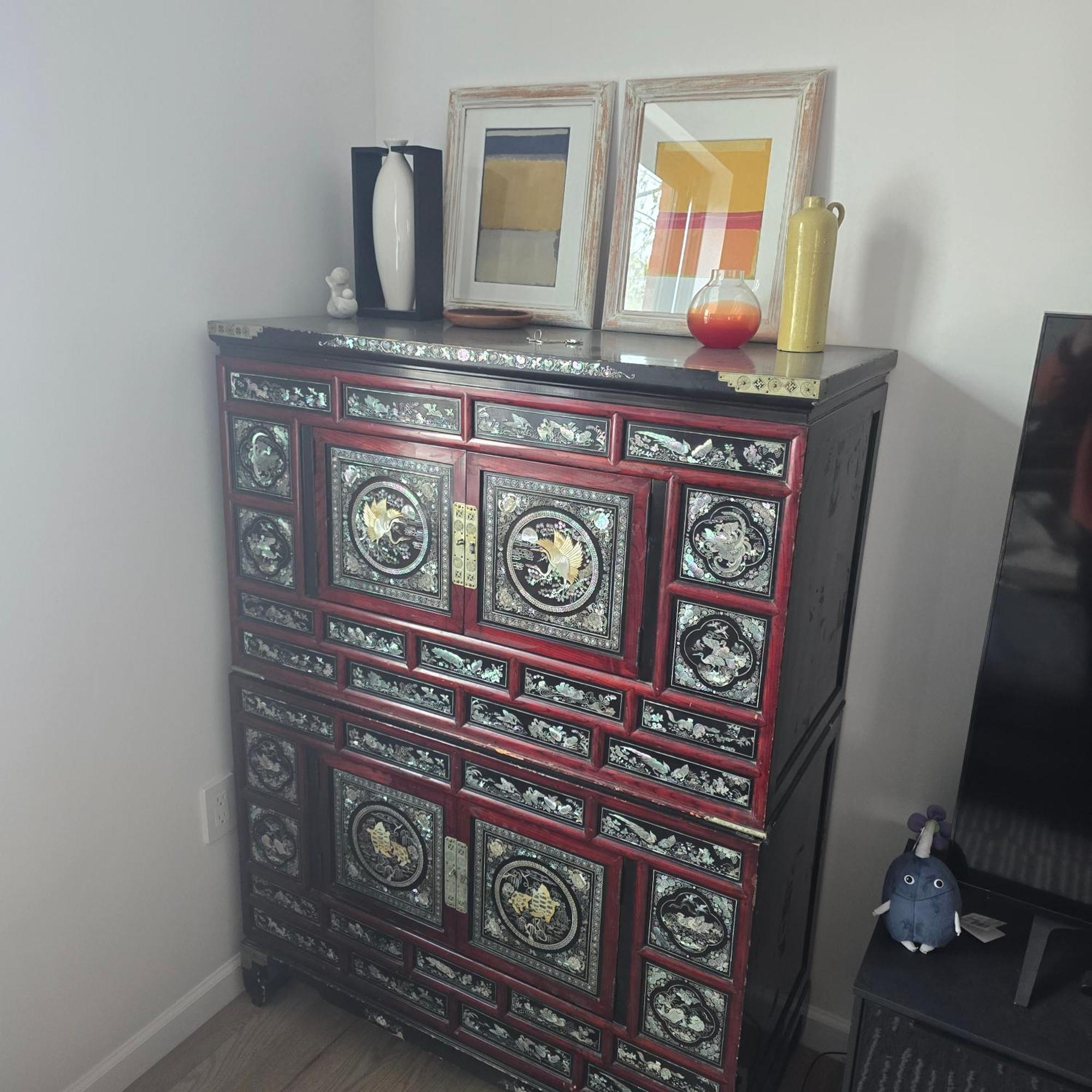 Astoria, Steps Away From Manhattan New York