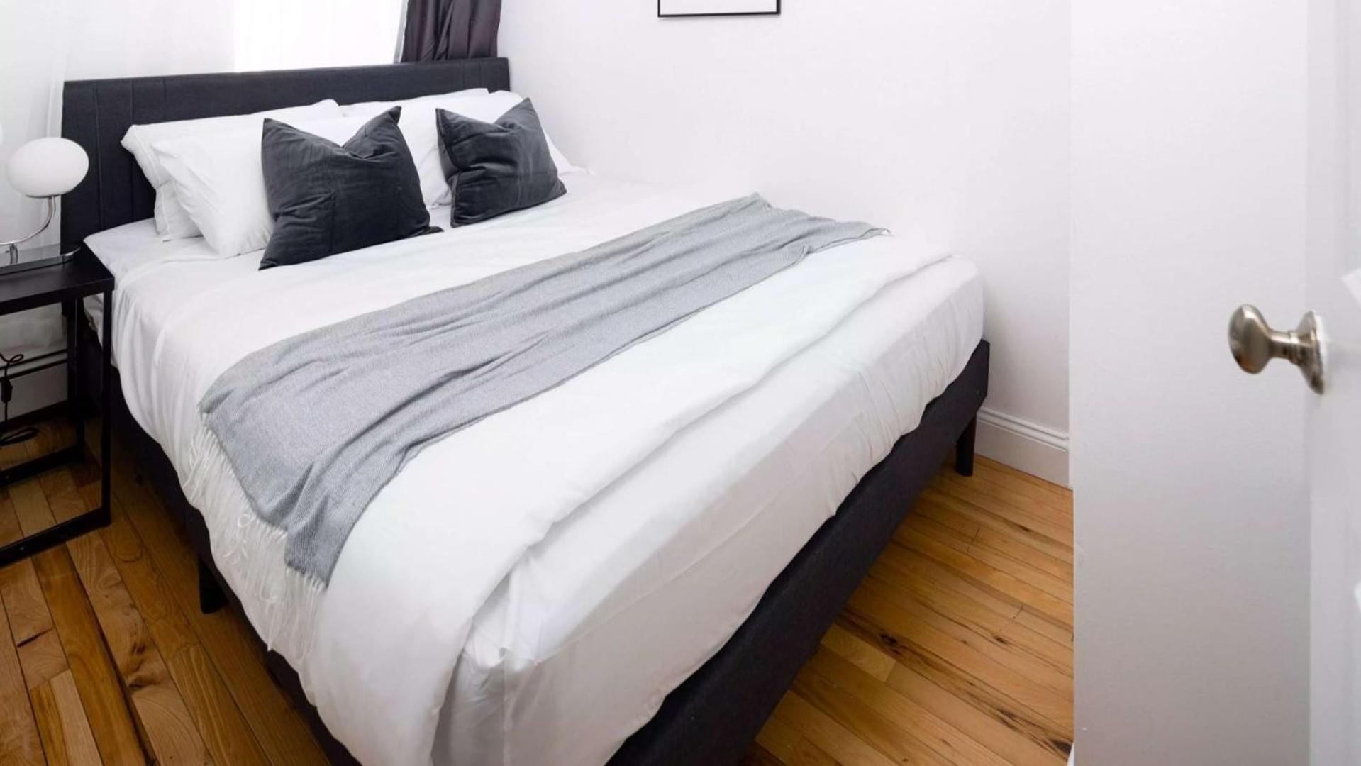 Spacious 3br Retreat Near Times Square Apartment *