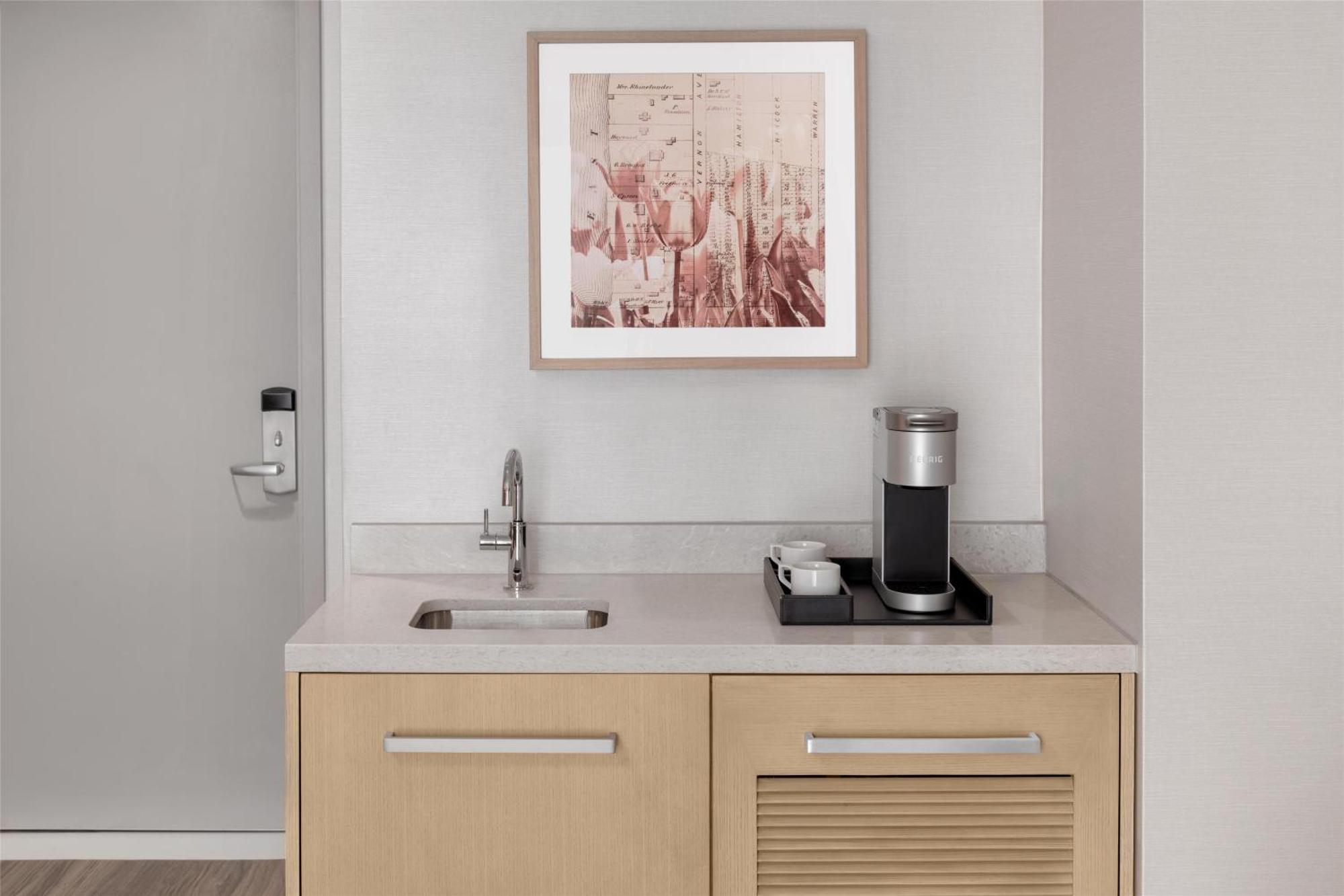 Hilton Garden Manhattan Midtown East 3*