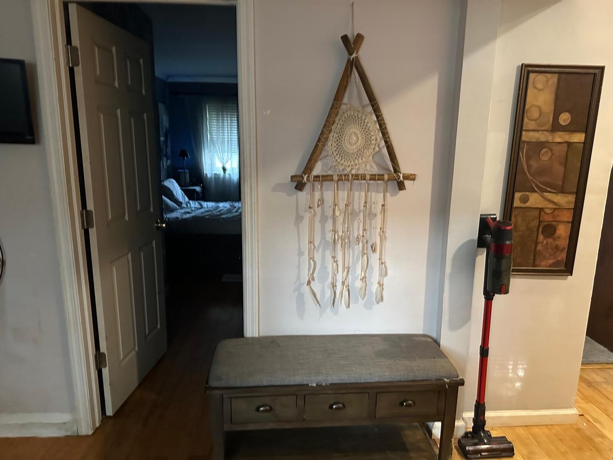 Your Away From ! Unit 2- 1st Floor Apartment New York