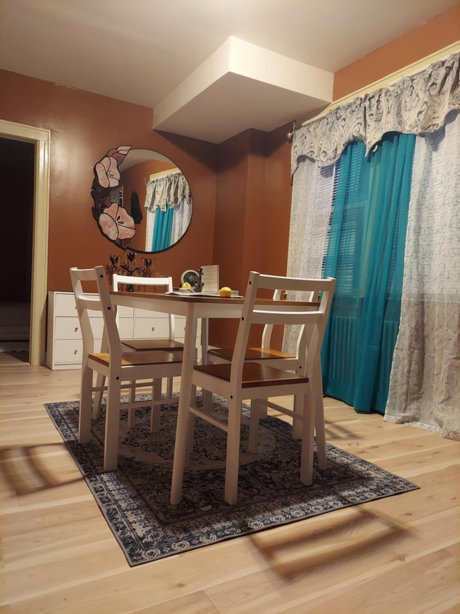 Queens Chateau Apartment *