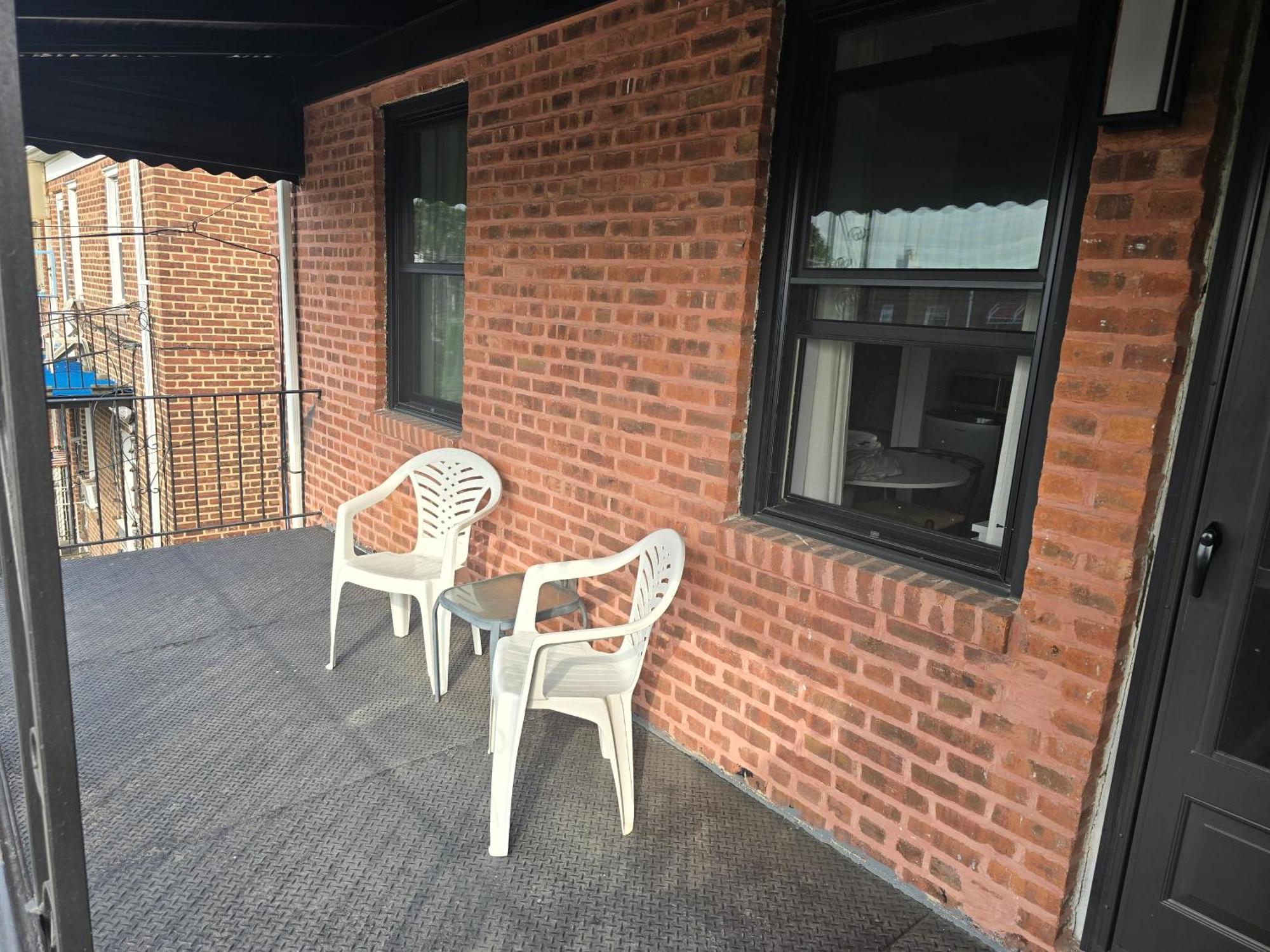 Astoria, Steps Away From Manhattan 3*