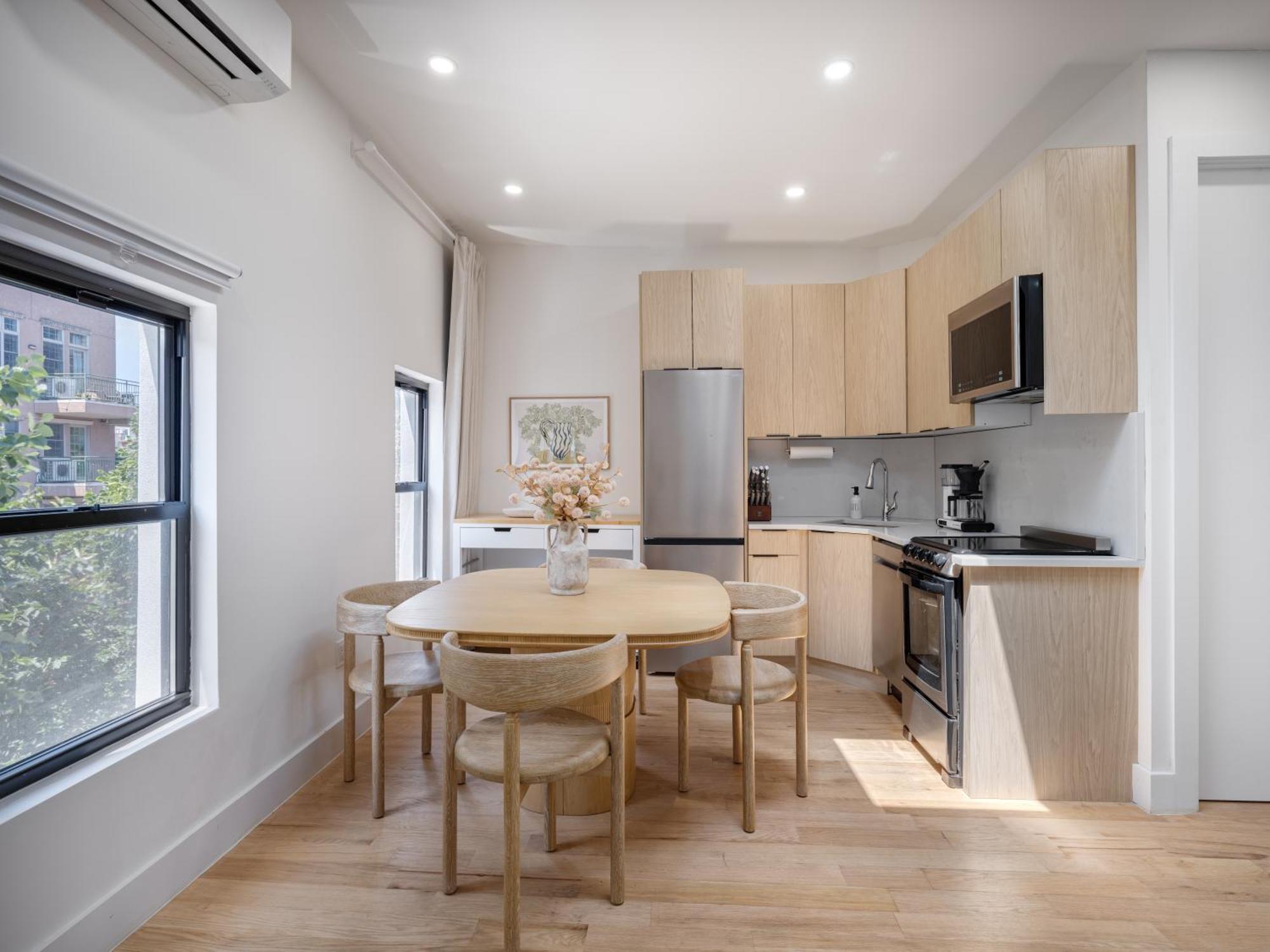 Condo-hotel Near Bedford Ave L-subway New York