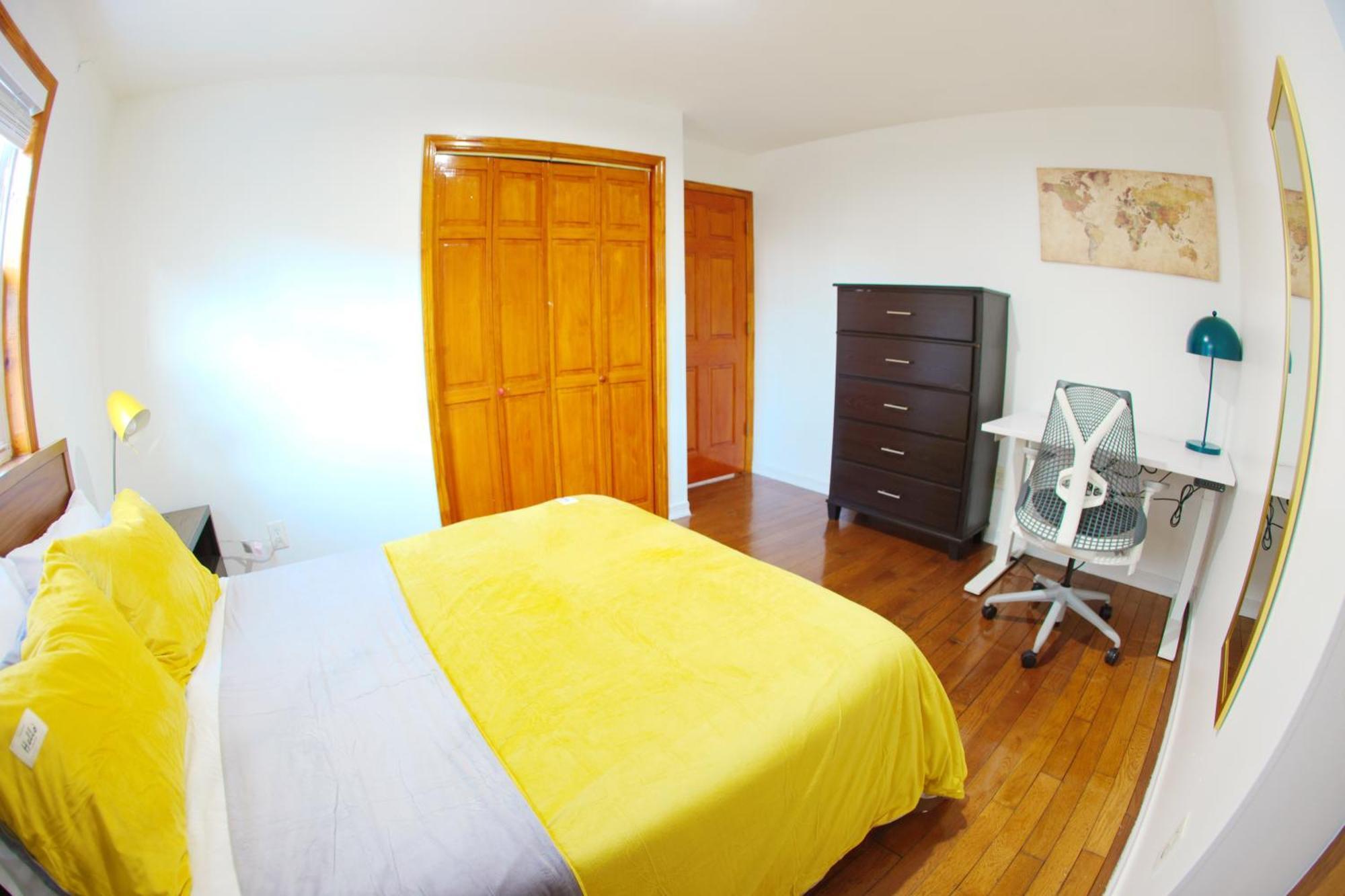 Family-friendly 3 Bedroom In Nyc! Apartment