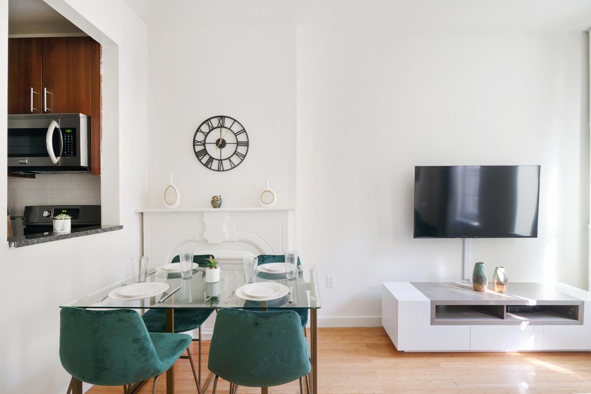 Contemporary 1 Bedroom In Nyc Apartment New York