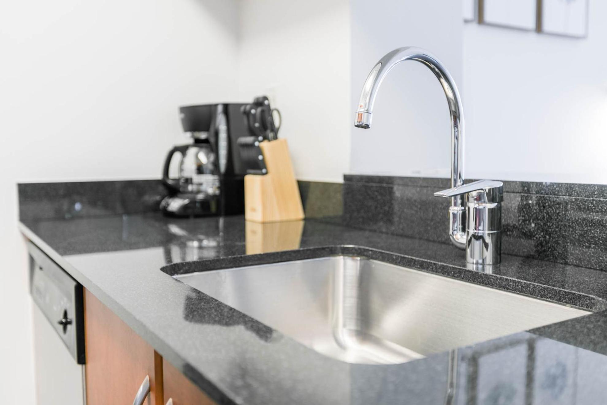 Apartment Fully Furnished 1br In Murray Hills *