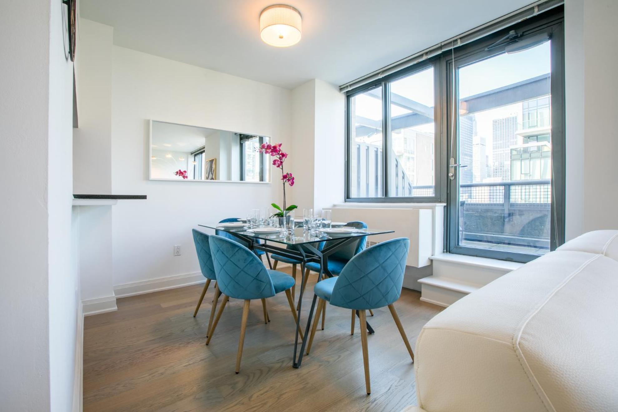 Bright 2 Bedrooms 2 Bathrooms Unit With Balcony Apartment