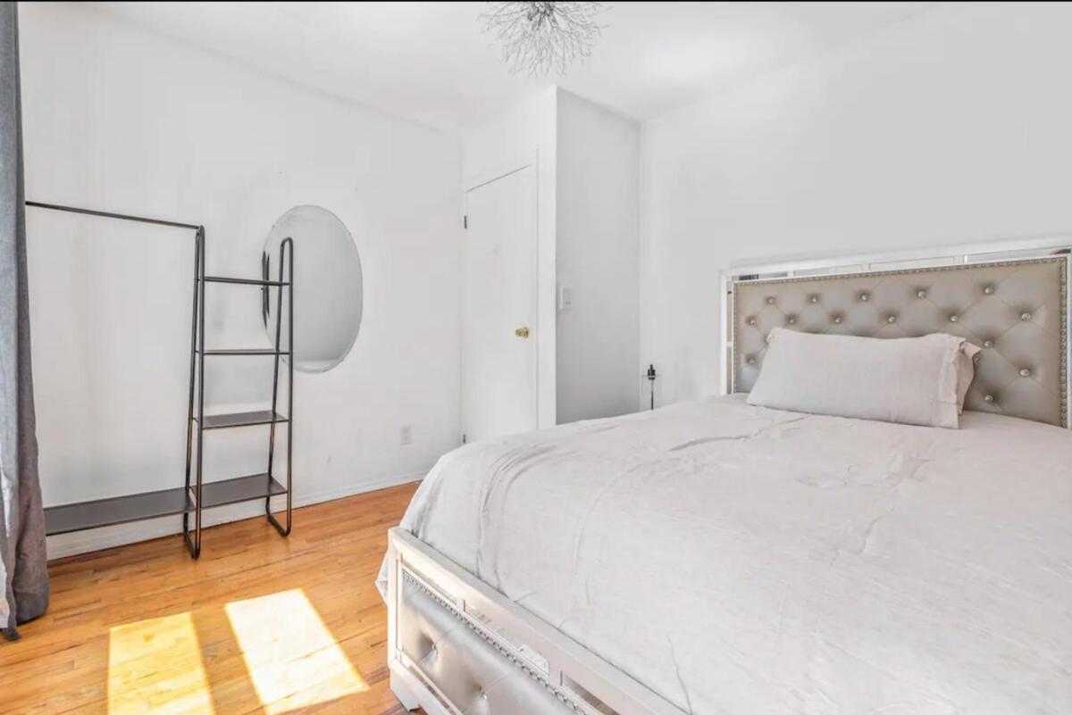Apartment Amazing Location Murray Hill 3 Bedroom *