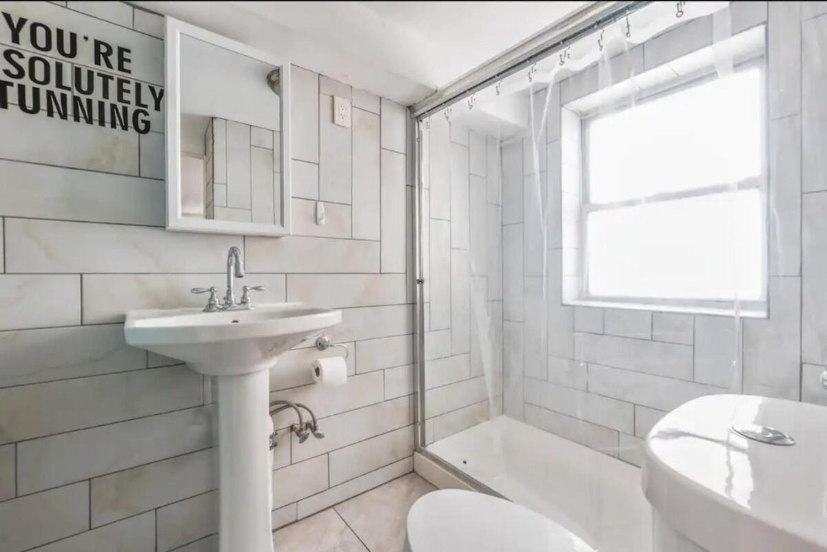 Apartment Amazing Location Murray Hill 3 Bedroom *