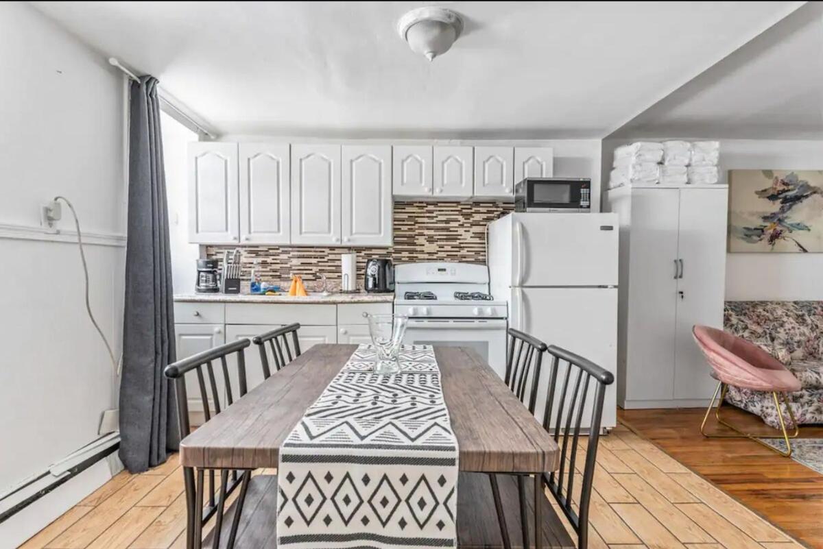 Amazing Location Murray Hill 3 Bedroom *