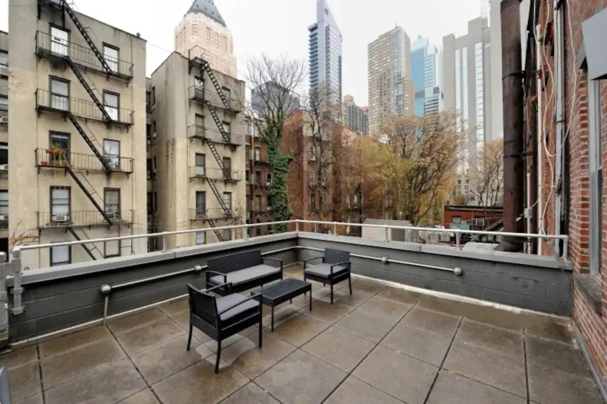 Spacious 2br 2ba With Rooftop Walk To Times Square Apartment *
