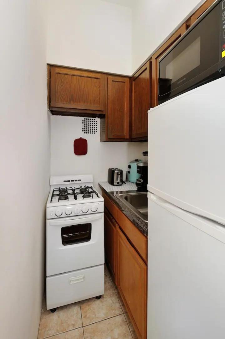 Apartment Amazing Upper East Side Studio! Epic Location! *