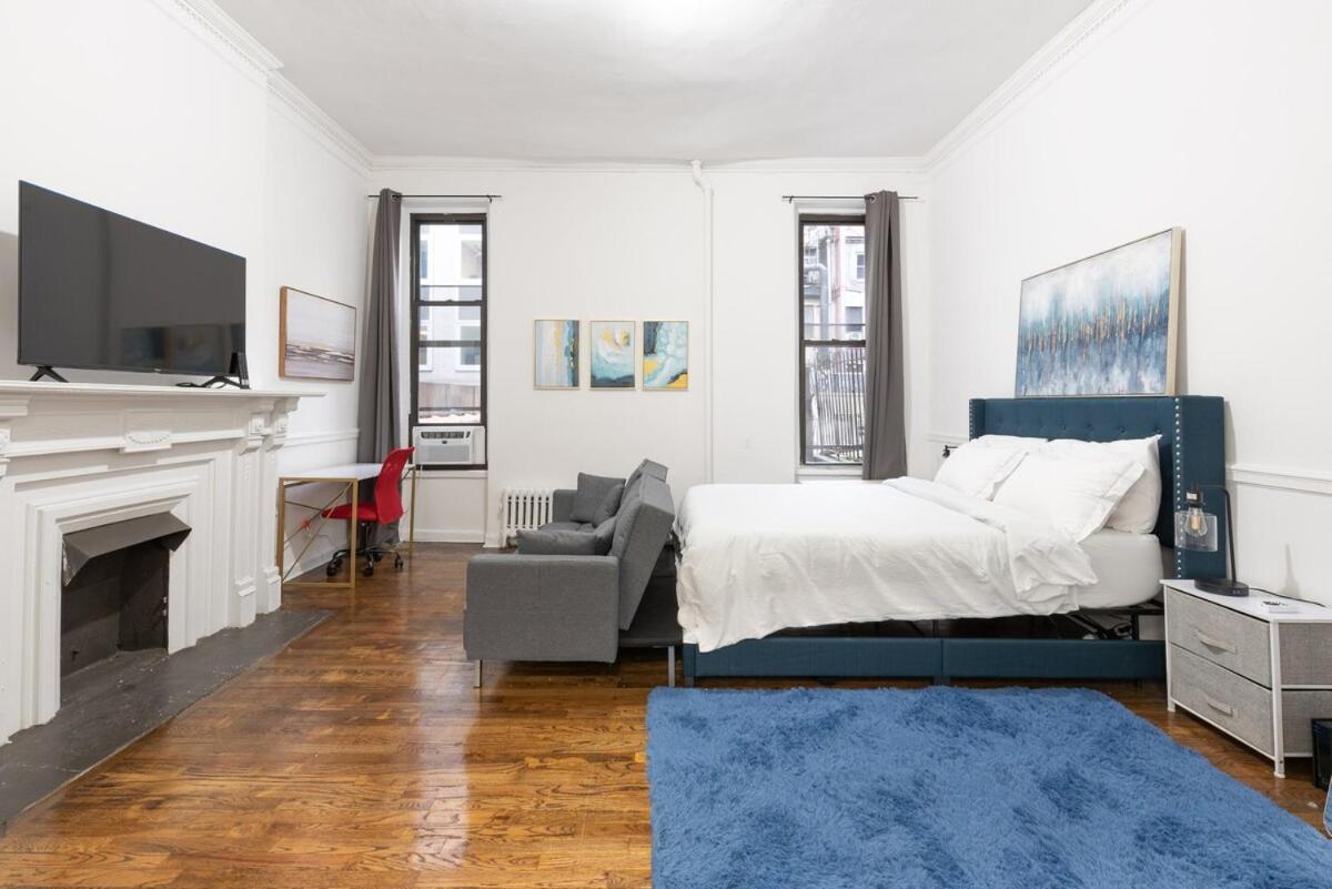 For 2! Heart Of Midtown! New York