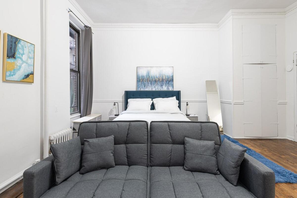 Apartment For 2! Heart Of Midtown! New York