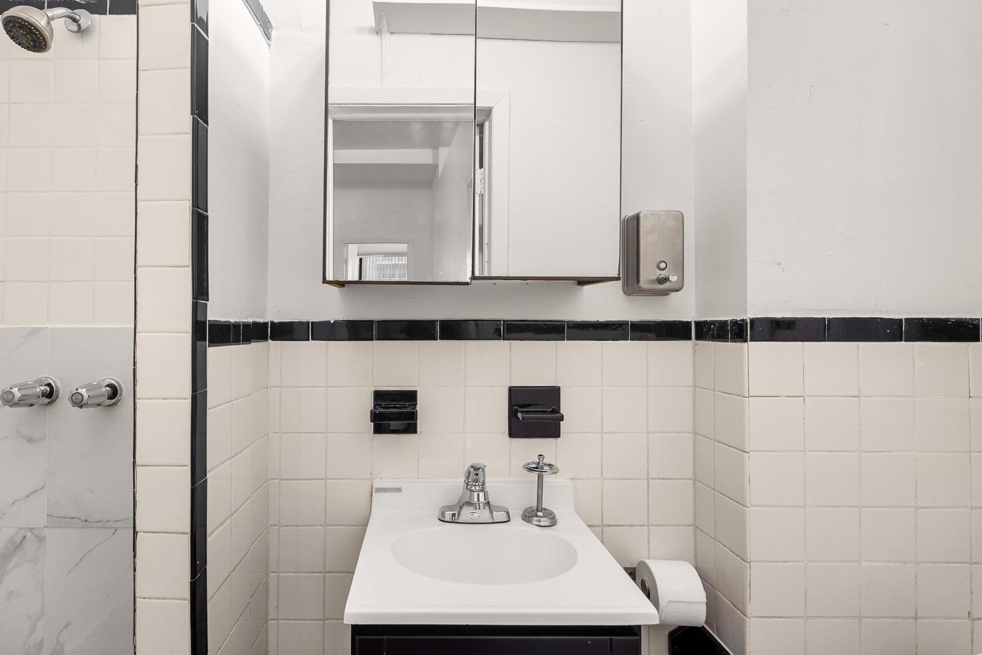 Chic East Village Retreat Comfort In Heart Of Nyc Apartment