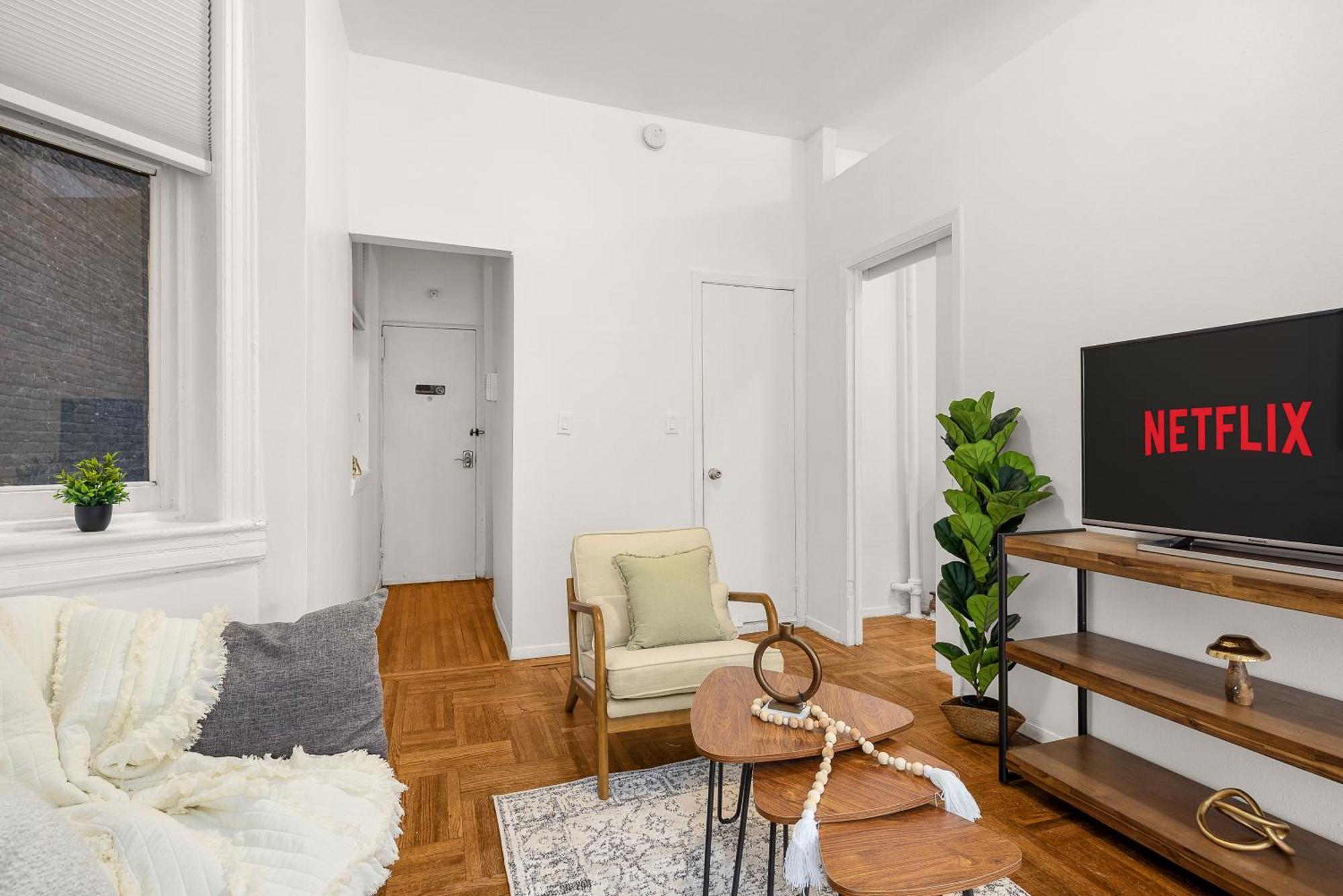 Chic East Village Retreat Comfort In Heart Of Nyc Apartment New York