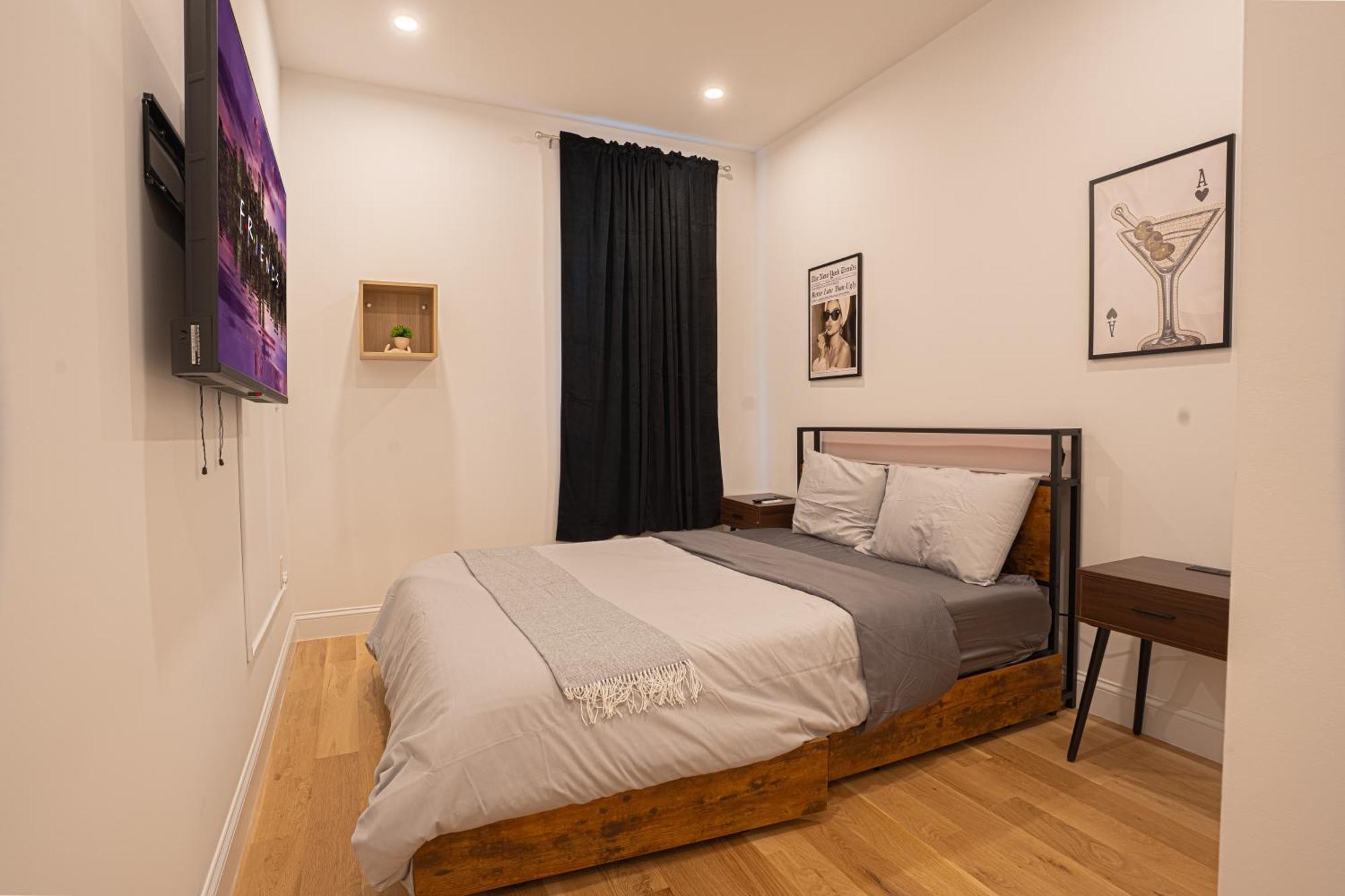 Modern 2br Basement Brooklyn And Backyard