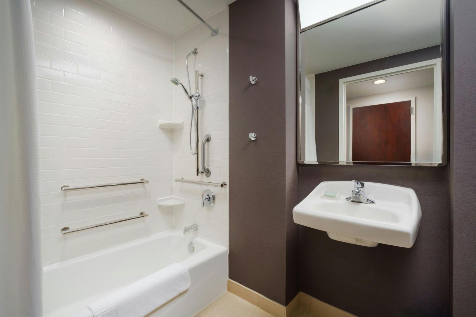 Courtyard By Marriott Manhattan Upper East Side 3*