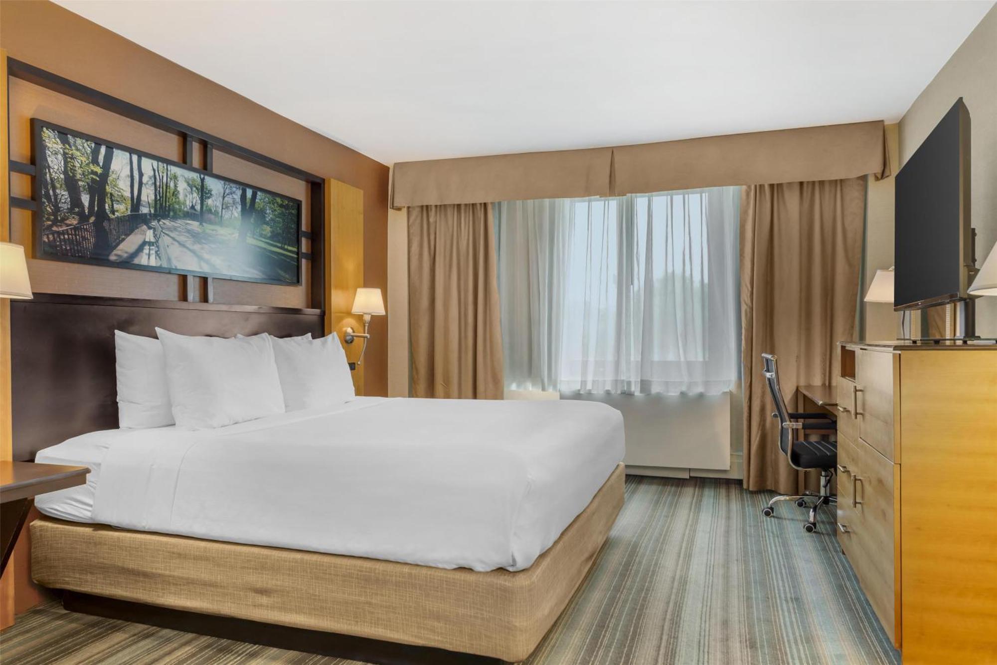 Western Queens Gold Coast Hotel New York