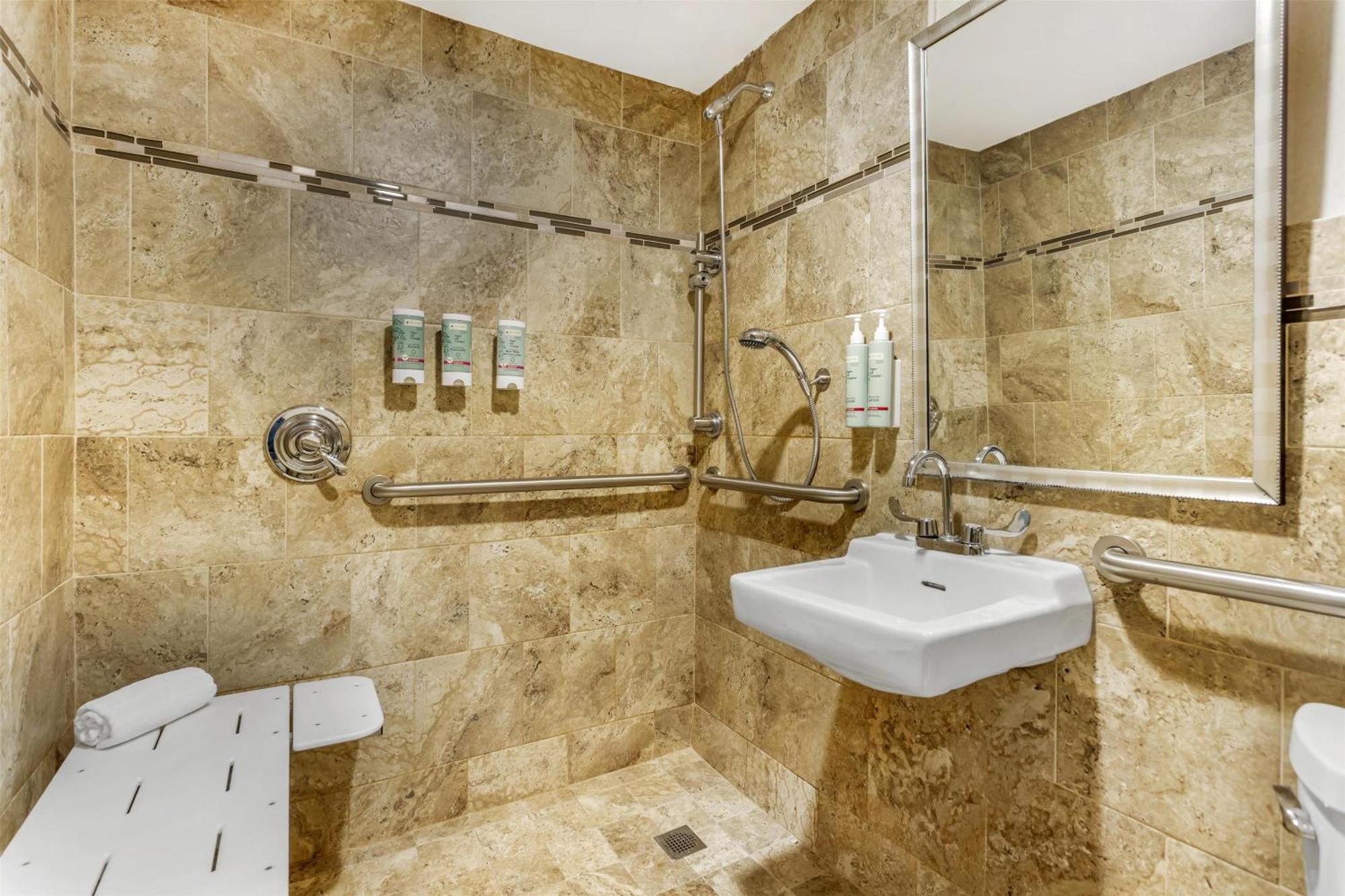 Hotel Western Queens Gold Coast 3*