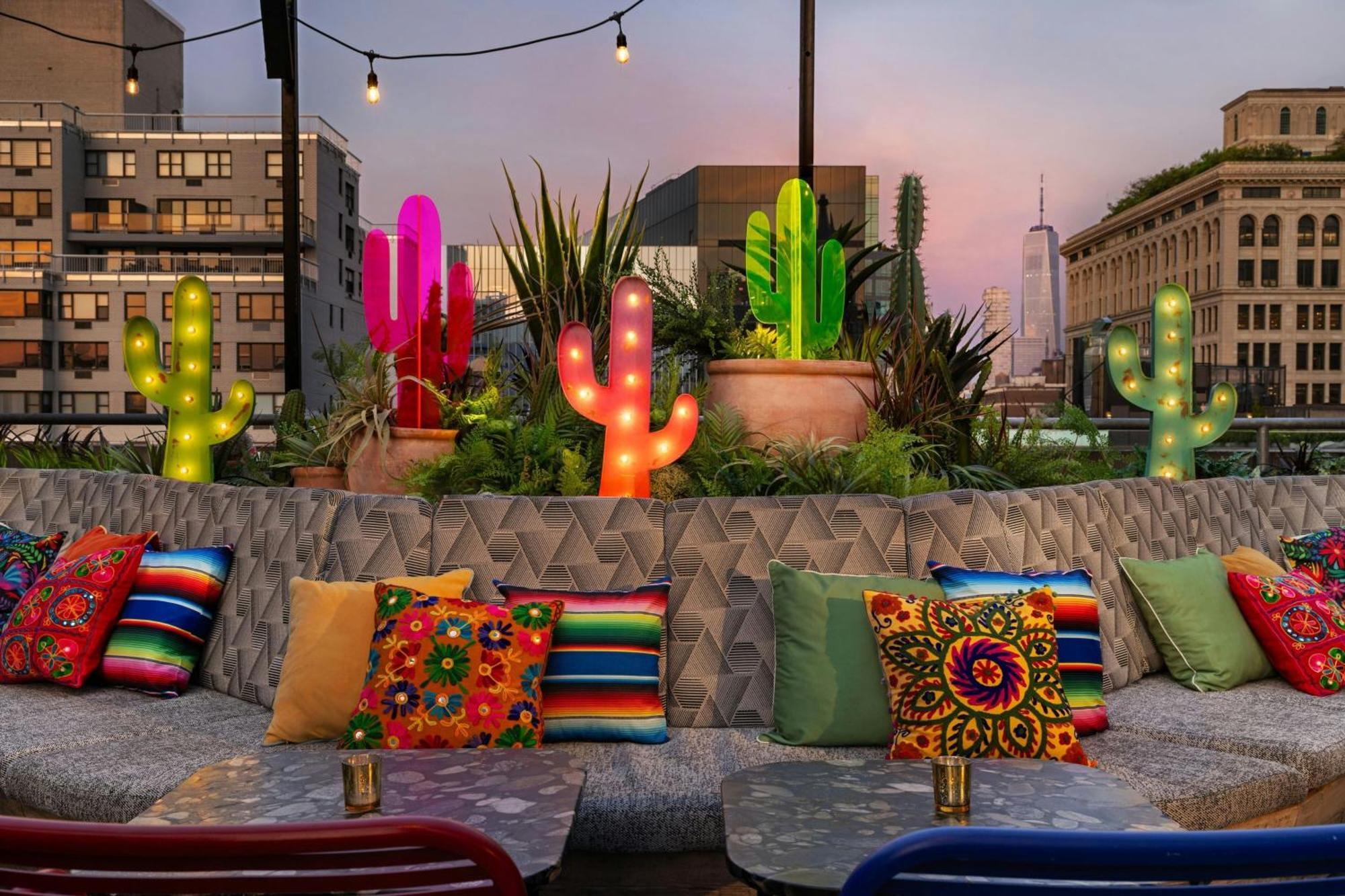 Hotel Moxy Nyc East Village 4*