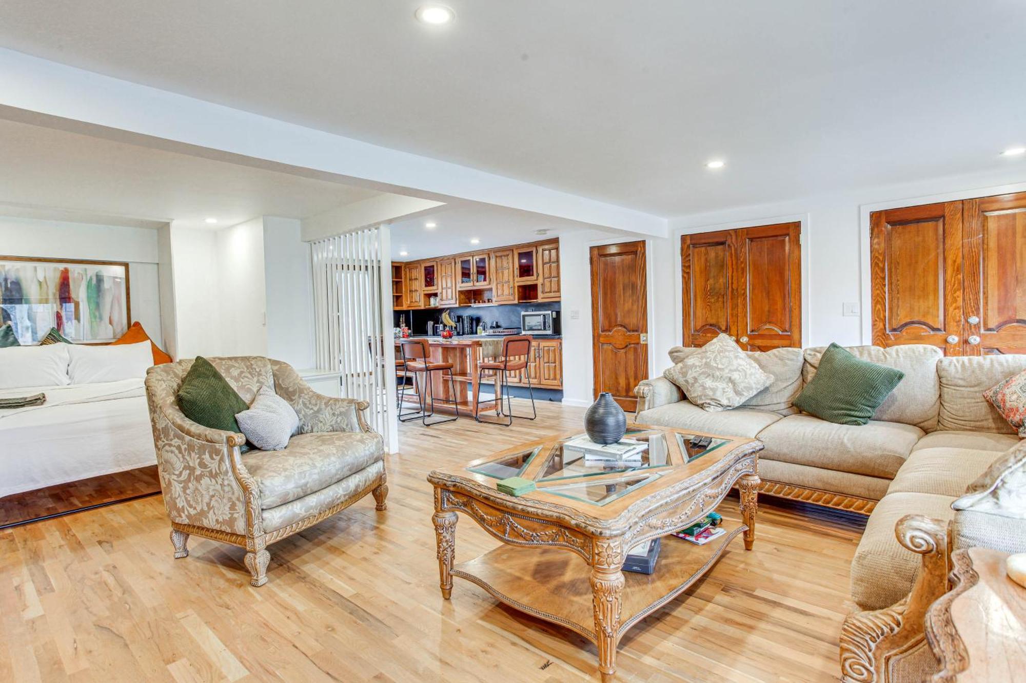 Cozy Valley Stream Studio, 20 Mi To Times Square! Apartment